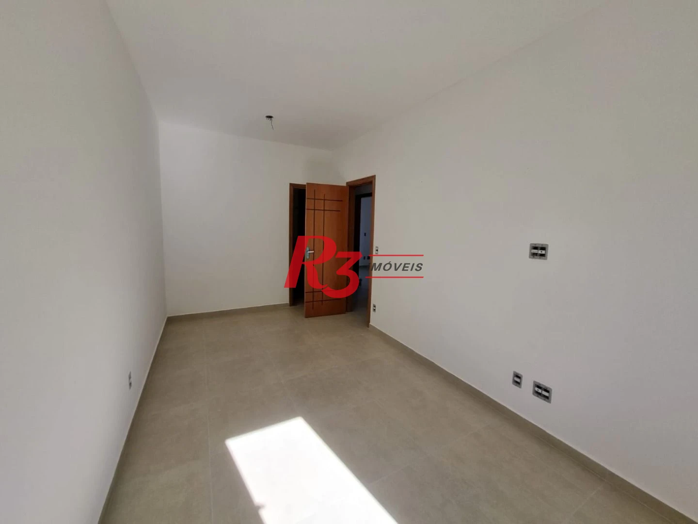 Sobrado de esquina novo com 3 suítes, churrasqueira e  e piscina  à venda, 140 m² na Vila Belmiro, oportunidade!!