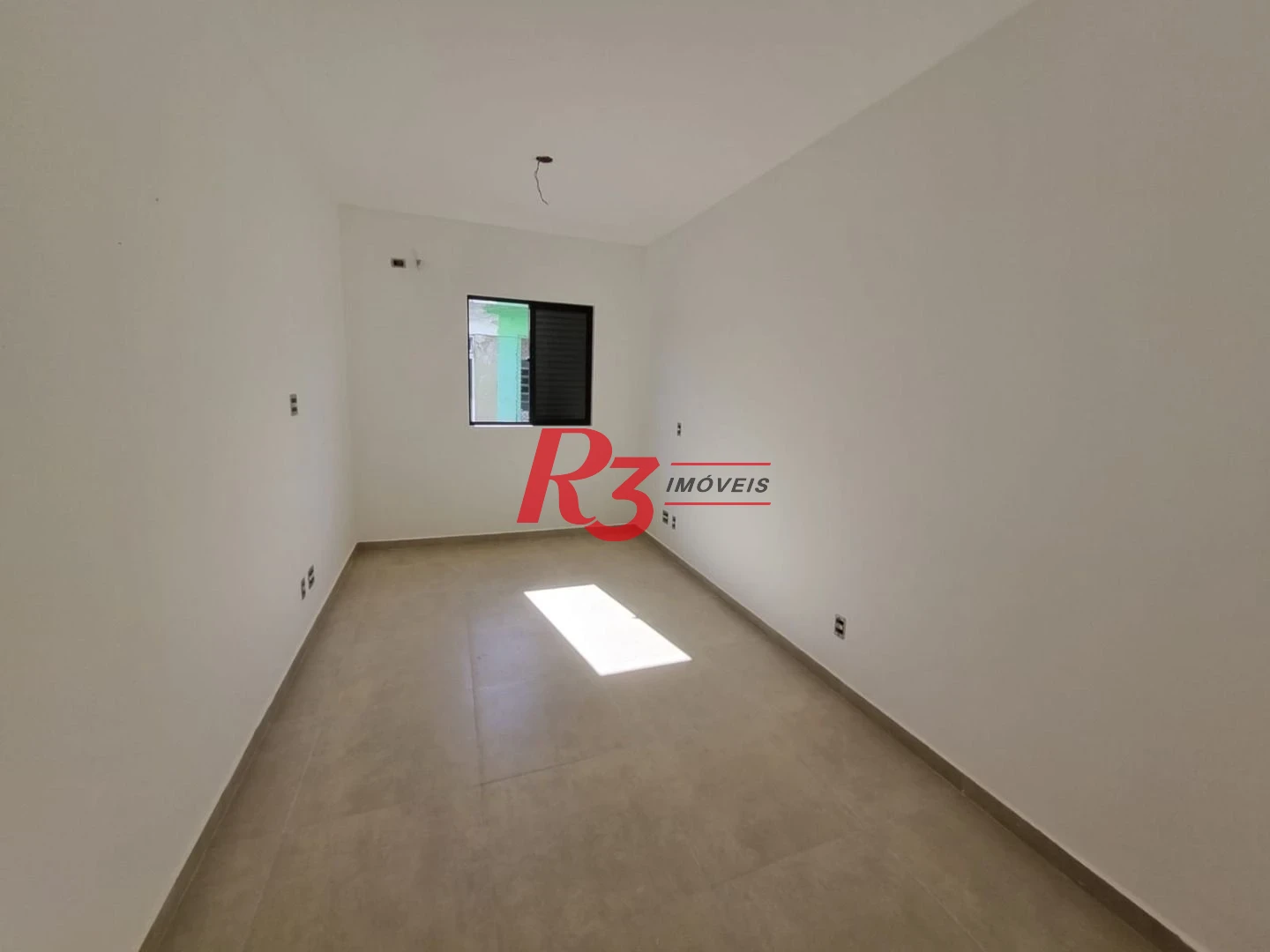 Sobrado de esquina novo com 3 suítes, churrasqueira e  e piscina  à venda, 140 m² na Vila Belmiro, oportunidade!!