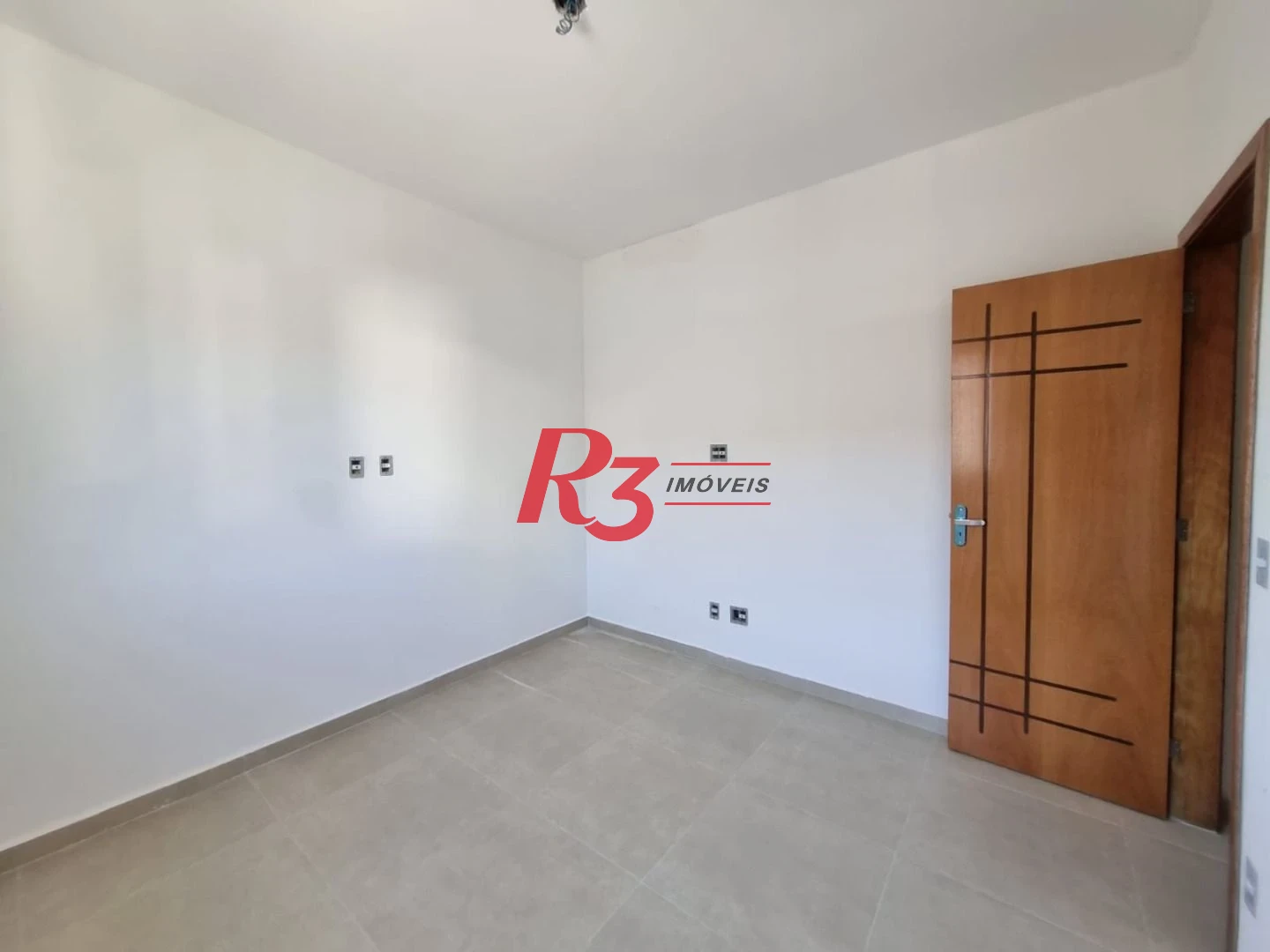 Sobrado de esquina novo com 3 suítes, churrasqueira e  e piscina  à venda, 140 m² na Vila Belmiro, oportunidade!!