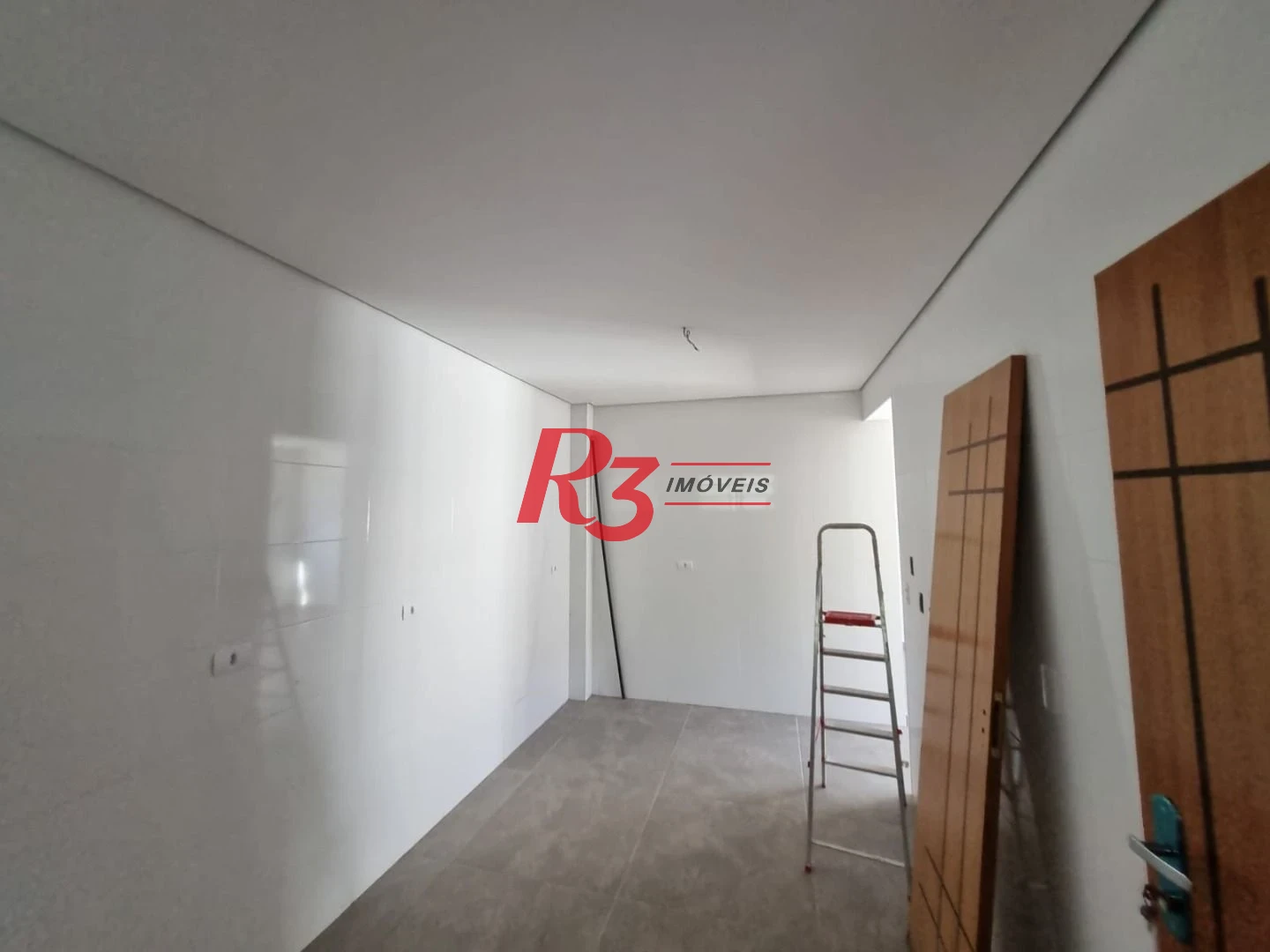 Sobrado de esquina novo com 3 suítes, churrasqueira e  e piscina  à venda, 140 m² na Vila Belmiro, oportunidade!!
