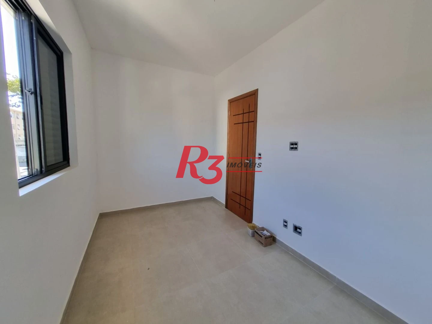 Sobrado de esquina novo com 3 suítes, churrasqueira e  e piscina  à venda, 140 m² na Vila Belmiro, oportunidade!!