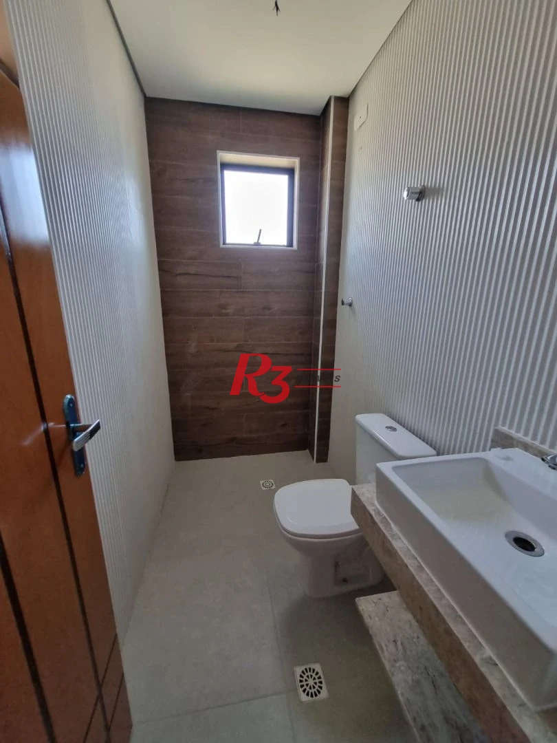 Sobrado de esquina novo com 3 suítes, churrasqueira e  e piscina  à venda, 140 m² na Vila Belmiro, oportunidade!!