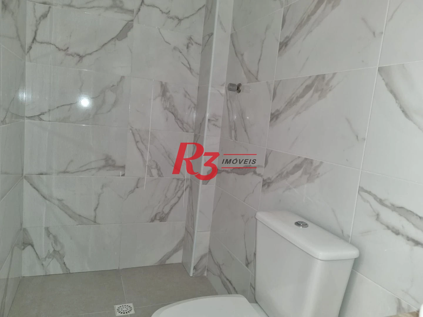 Sobrado de esquina novo com 3 suítes, churrasqueira e  e piscina  à venda, 140 m² na Vila Belmiro, oportunidade!!