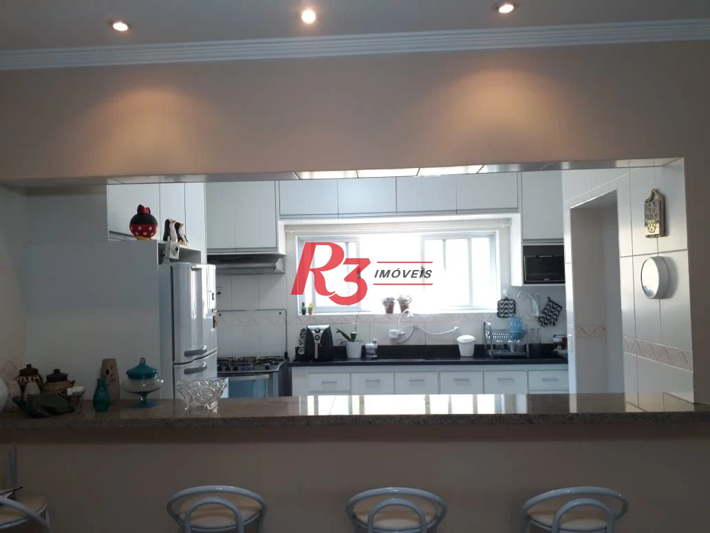 Sobrado à venda, 134 m² por R$ 530.000,00 - Vila Voturuá - São Vicente/SP