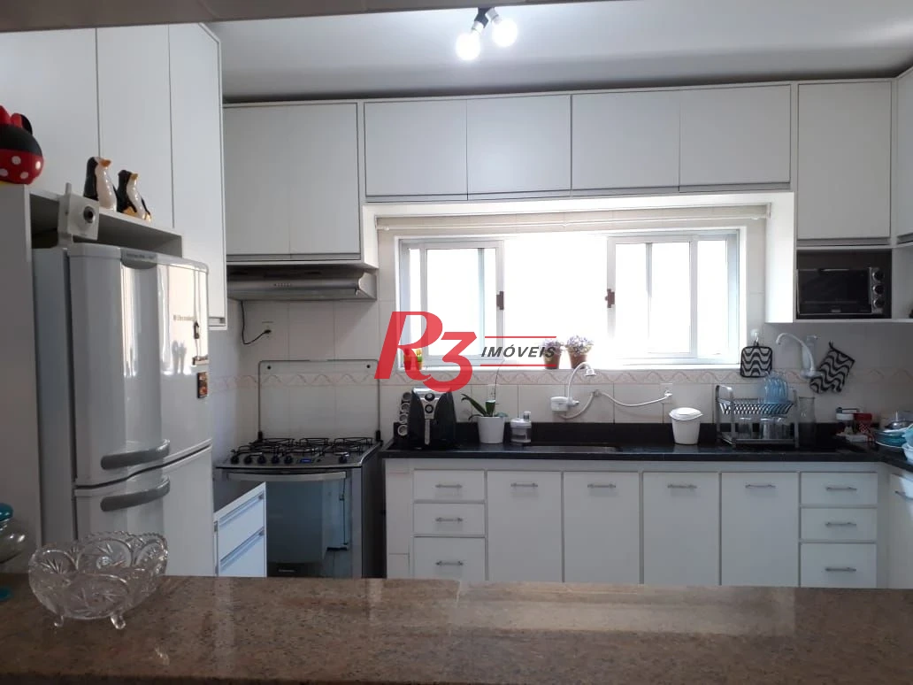Sobrado à venda, 134 m² por R$ 530.000,00 - Vila Voturuá - São Vicente/SP