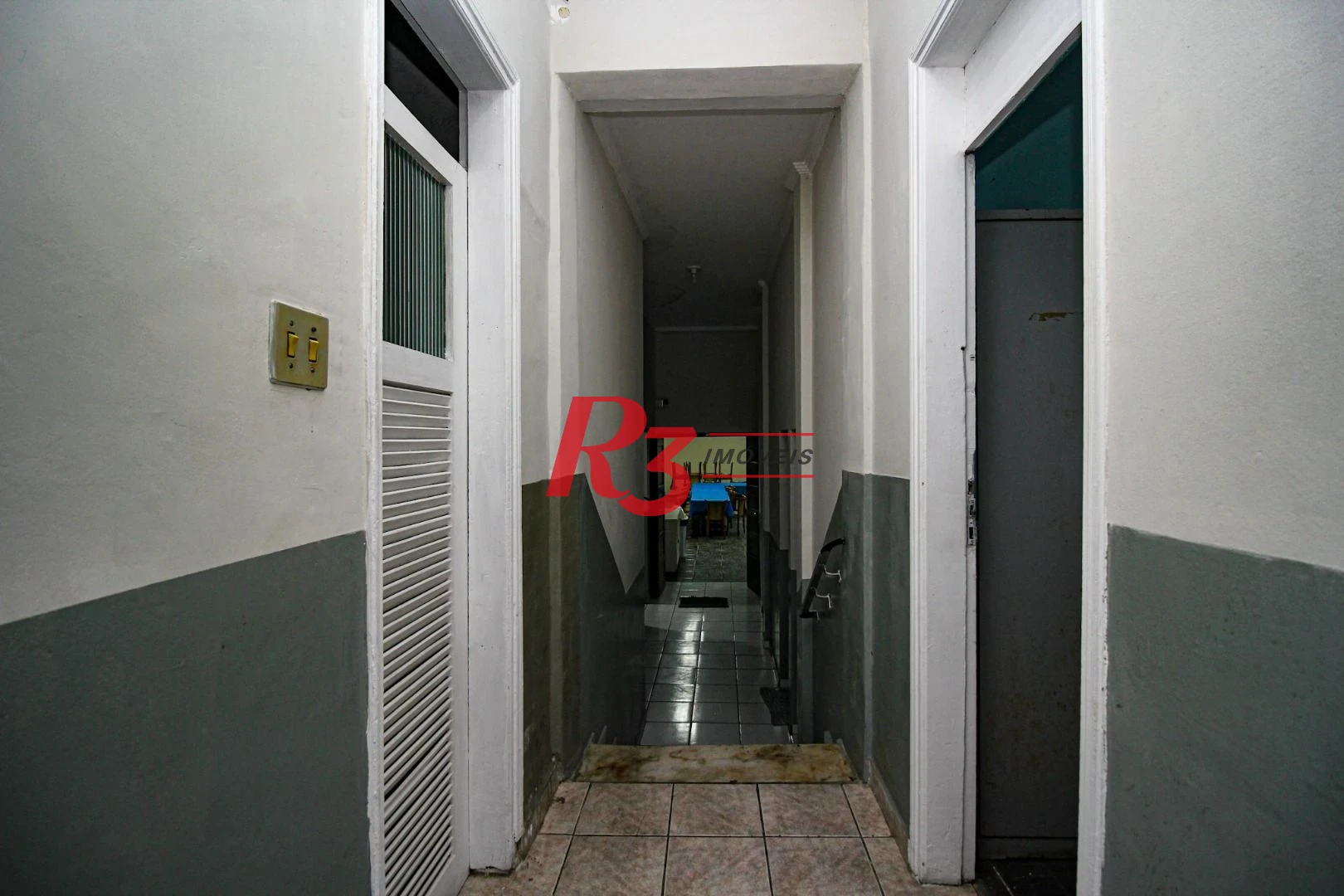 Sobrado com 3 dormitórios à venda, 248 m² por R$ 700.000,00 - Vila Matias - Santos/SP