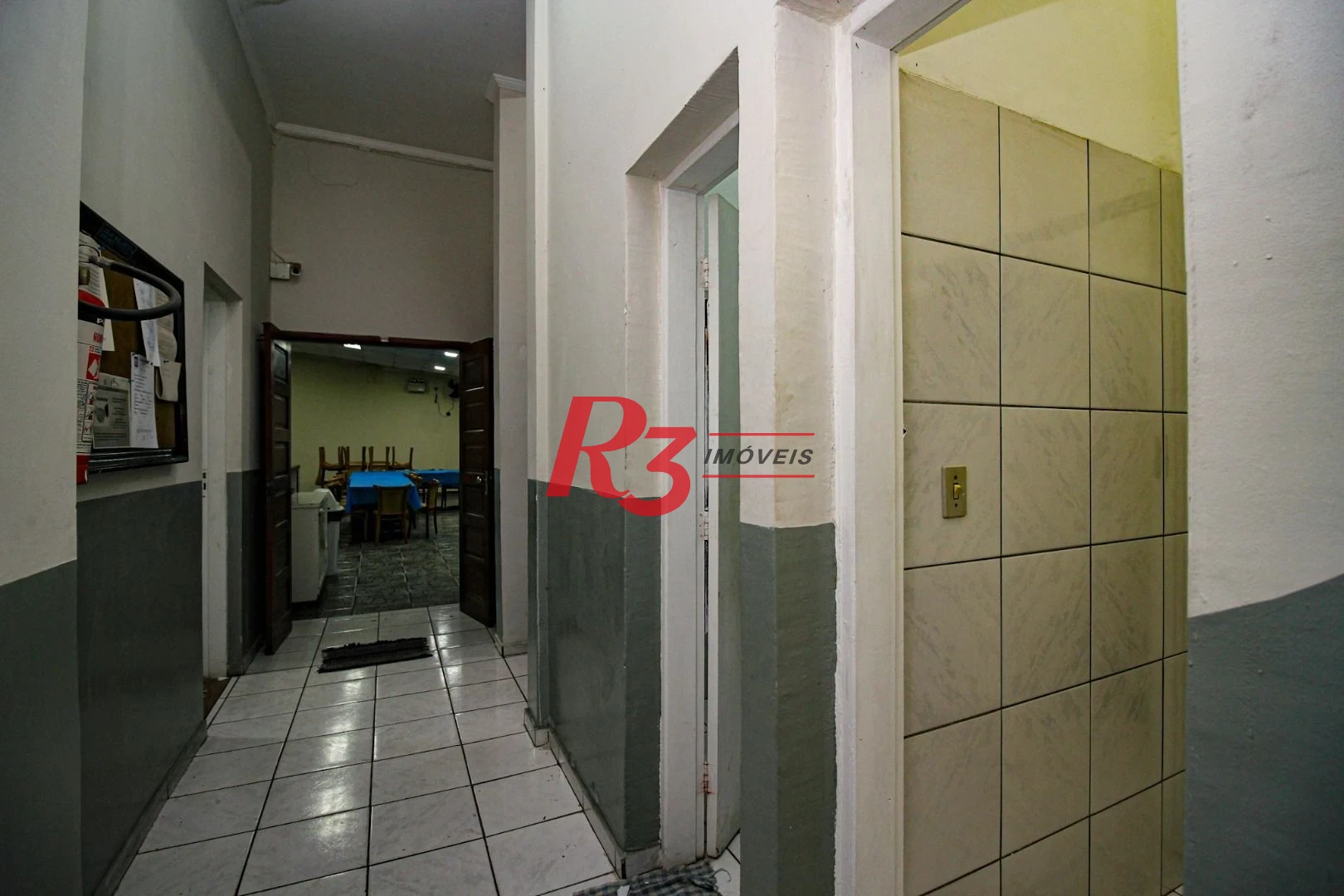 Sobrado com 3 dormitórios à venda, 248 m² por R$ 700.000,00 - Vila Matias - Santos/SP