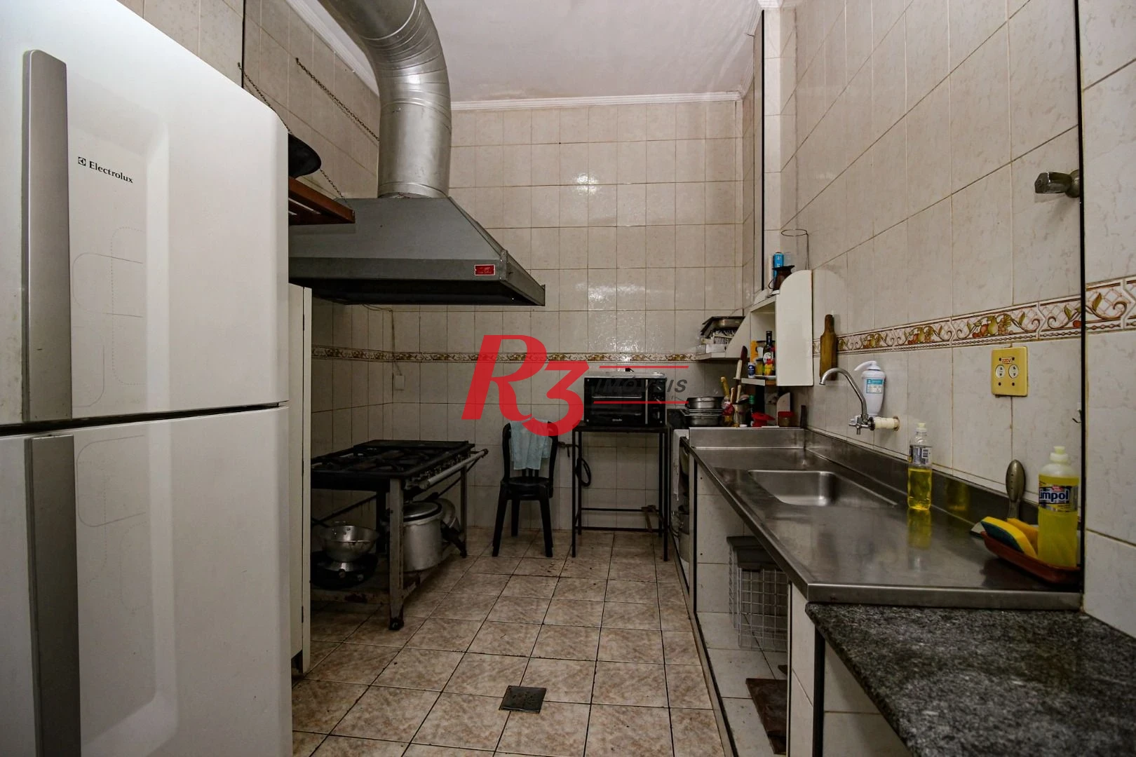 Sobrado com 3 dormitórios à venda, 248 m² por R$ 700.000,00 - Vila Matias - Santos/SP