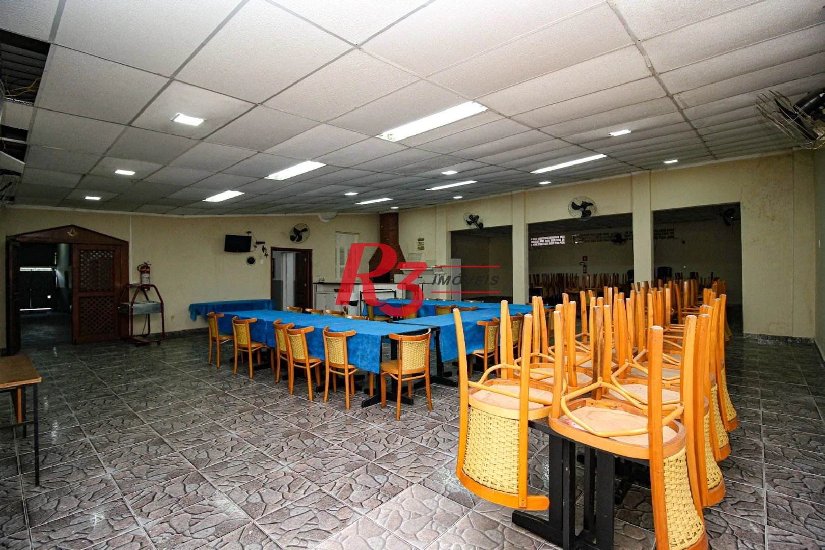Sobrado com 3 dormitórios à venda, 248 m² por R$ 700.000,00 - Vila Matias - Santos/SP