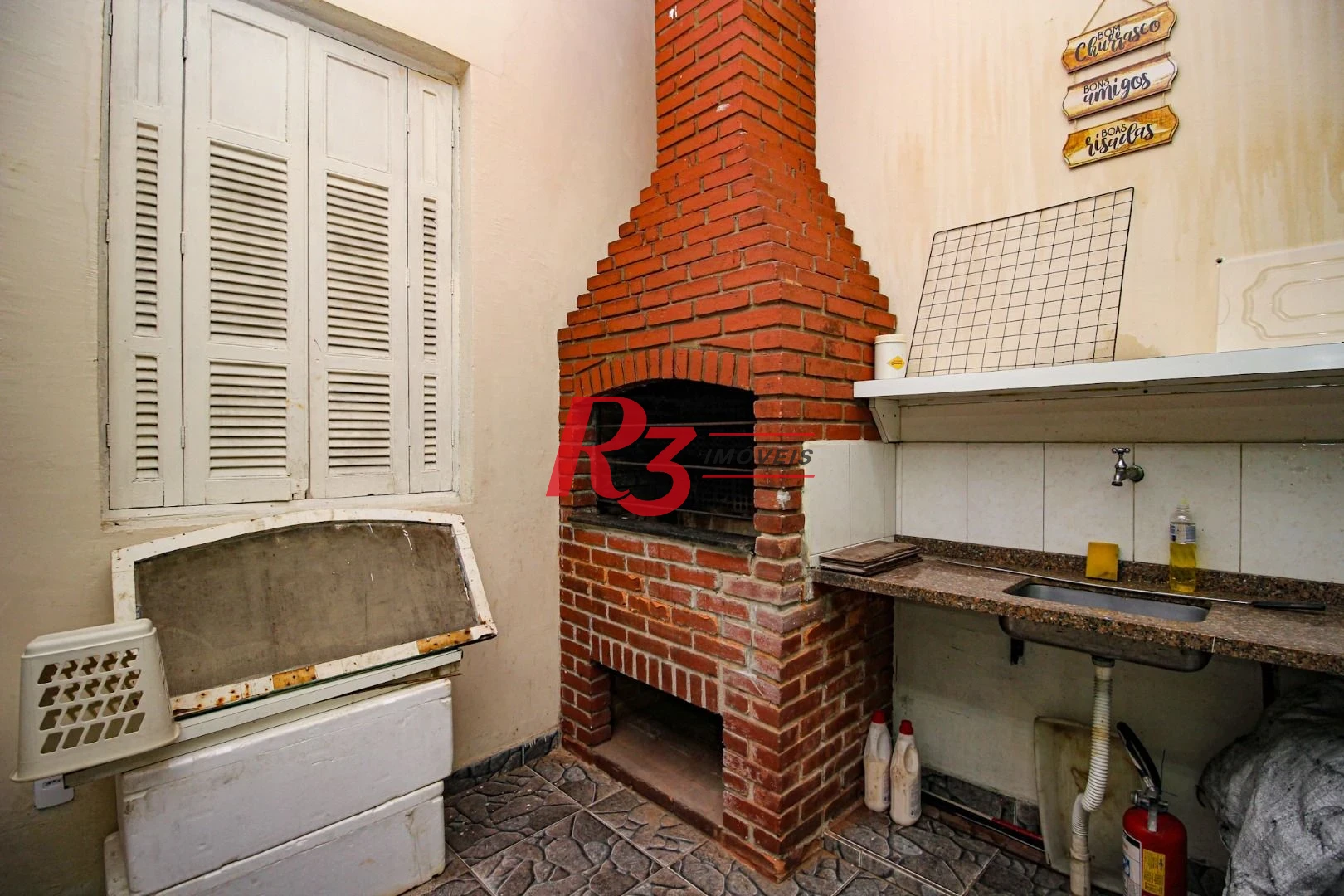 Sobrado com 3 dormitórios à venda, 248 m² por R$ 700.000,00 - Vila Matias - Santos/SP