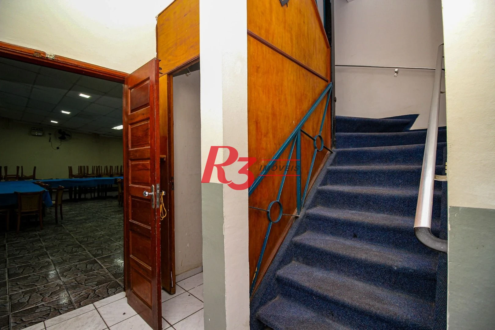Sobrado com 3 dormitórios à venda, 248 m² por R$ 700.000,00 - Vila Matias - Santos/SP