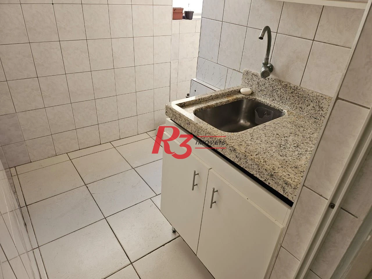 Kitnet à venda, 41 m² por R$ 395.000,00 - Gonzaga - Santos/SP
