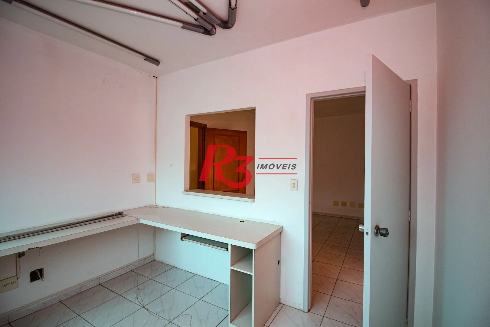 Sala para alugar, 115 m² por R$ 4.400/pacote mensal - Vila Mathias - Santos/SP