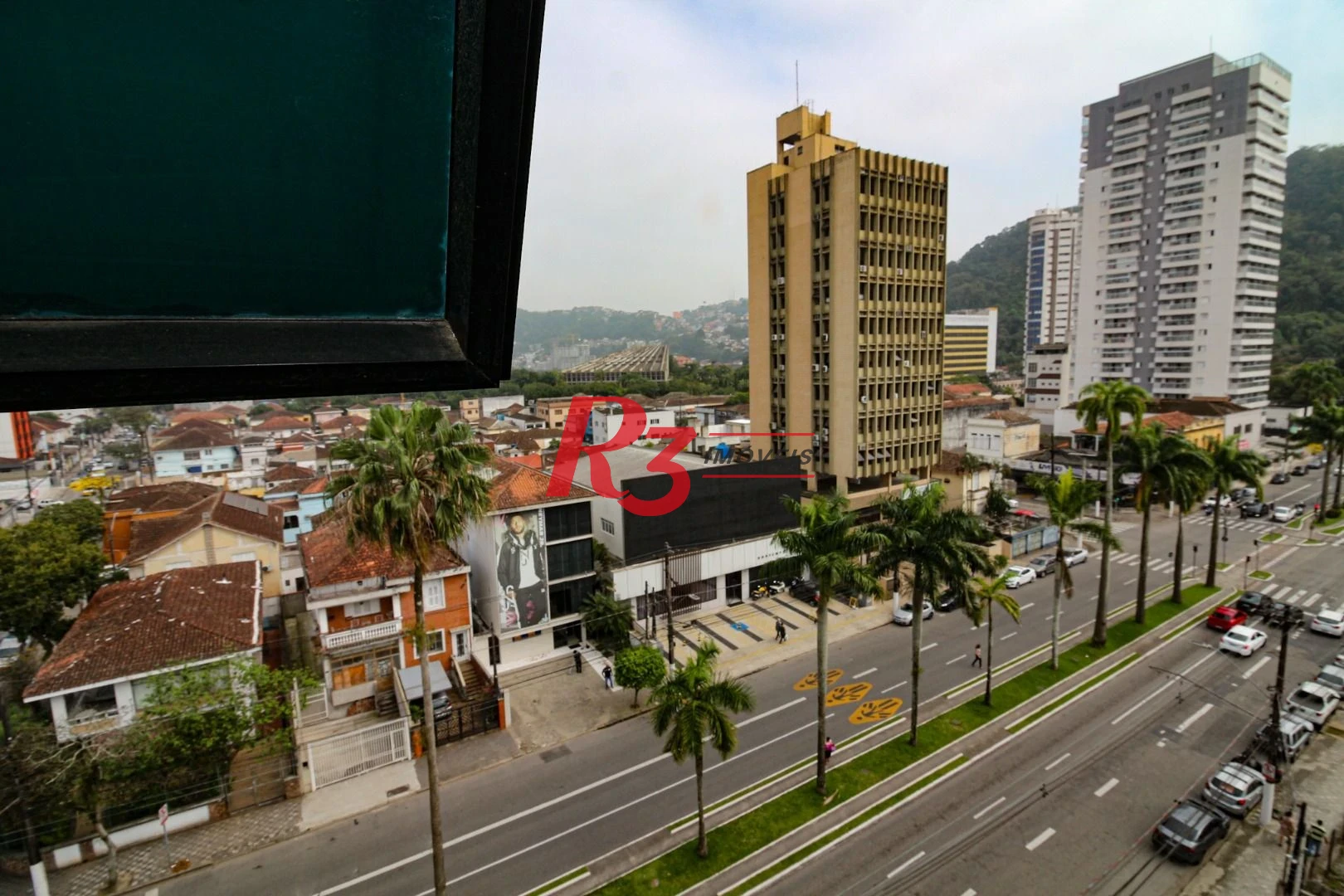 Sala para alugar, 115 m² por R$ 4.400/pacote mensal - Vila Mathias - Santos/SP