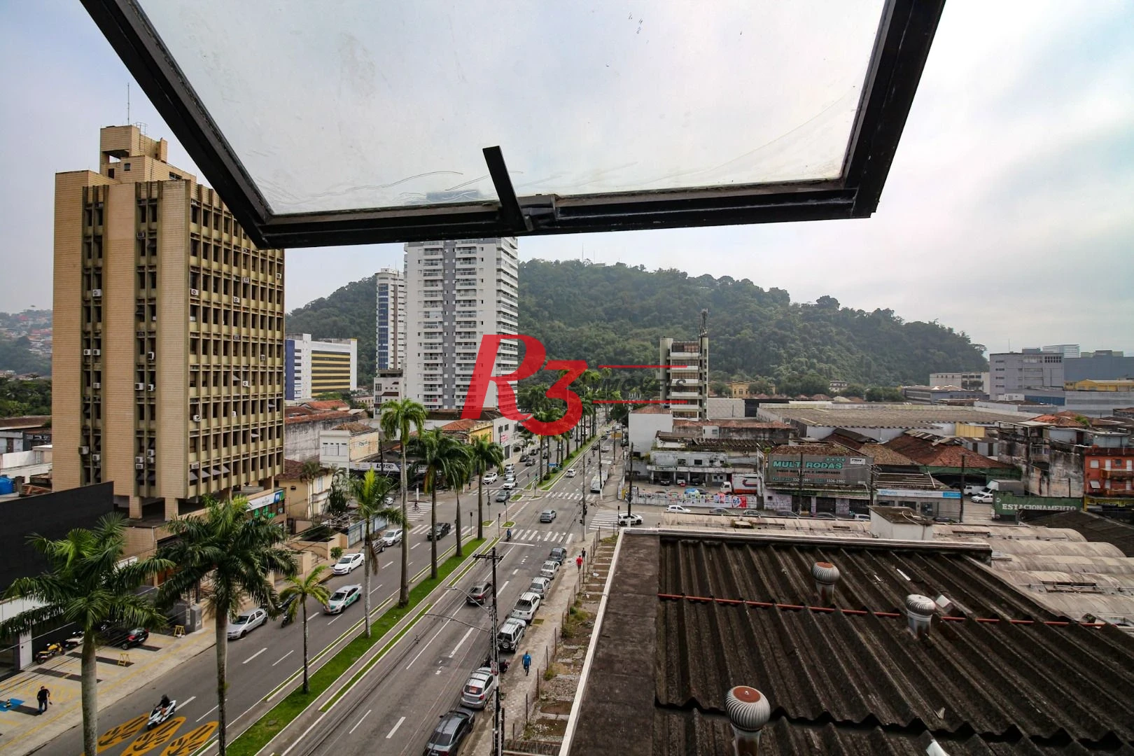 Sala para alugar, 115 m² por R$ 4.400/pacote mensal - Vila Mathias - Santos/SP
