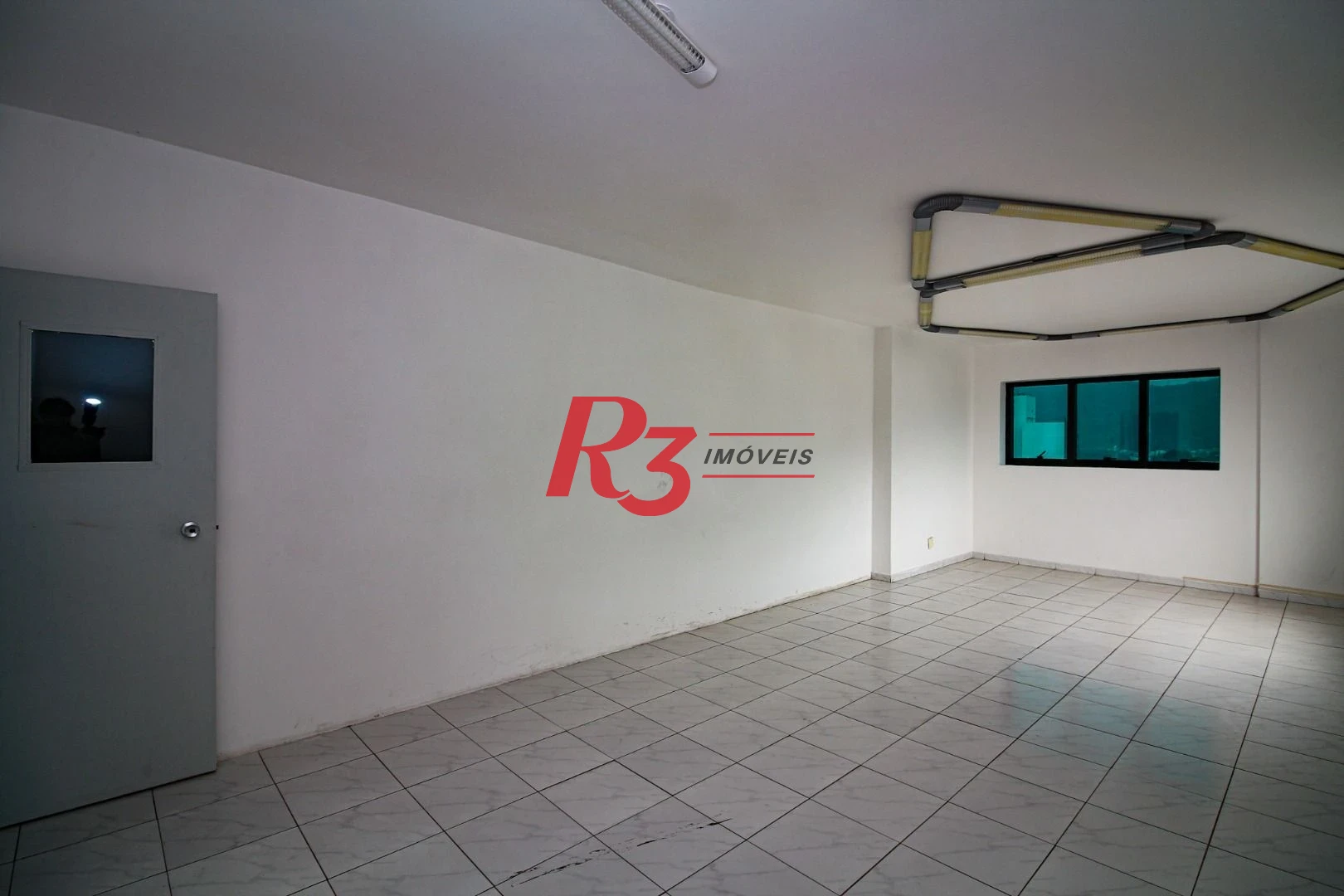 Sala para alugar, 115 m² por R$ 4.400/pacote mensal - Vila Mathias - Santos/SP