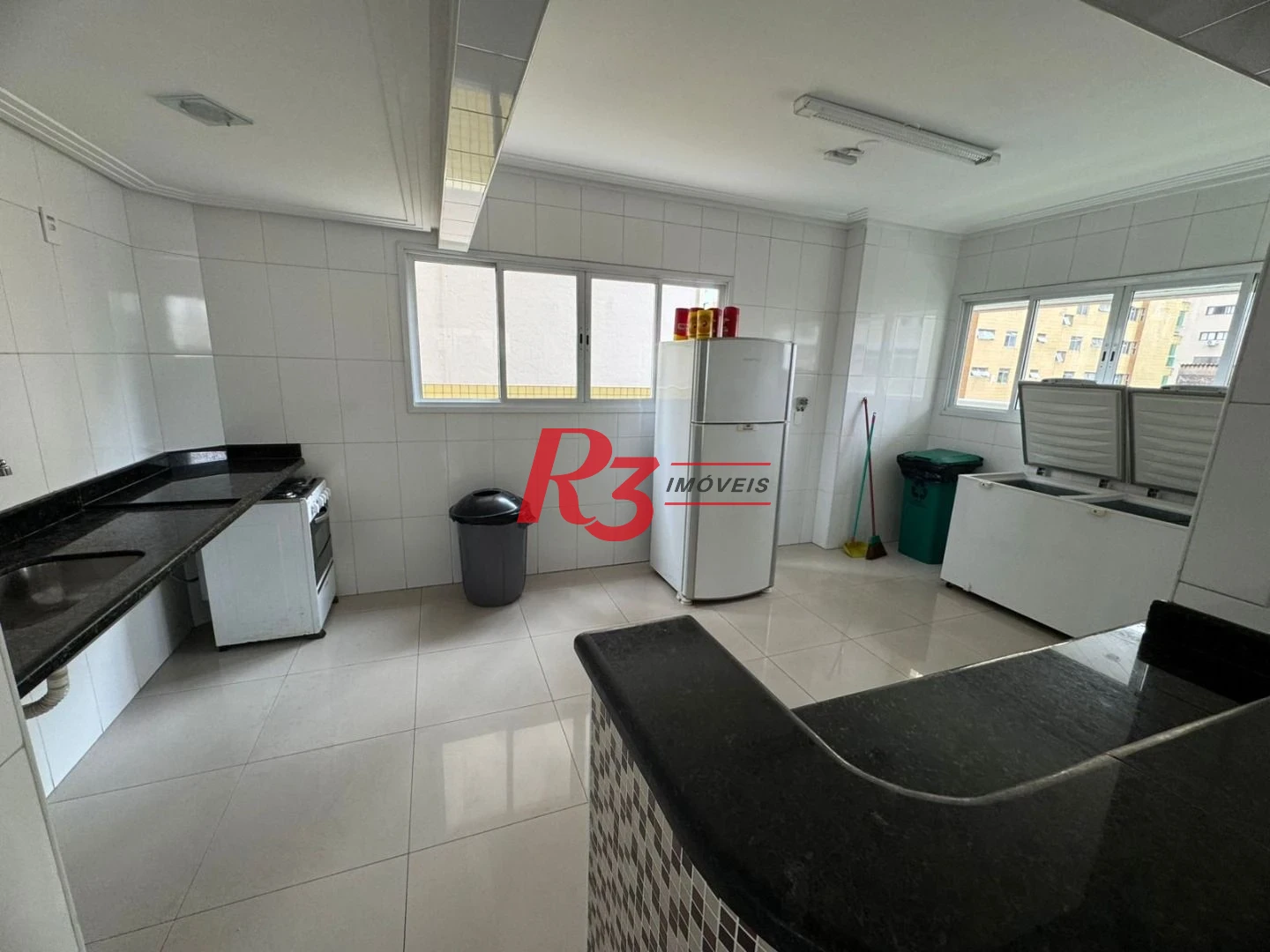 Apartamento com 2 dormitórios à venda, 87 m² por R$ 630.000,00 - Centro - São Vicente/SP