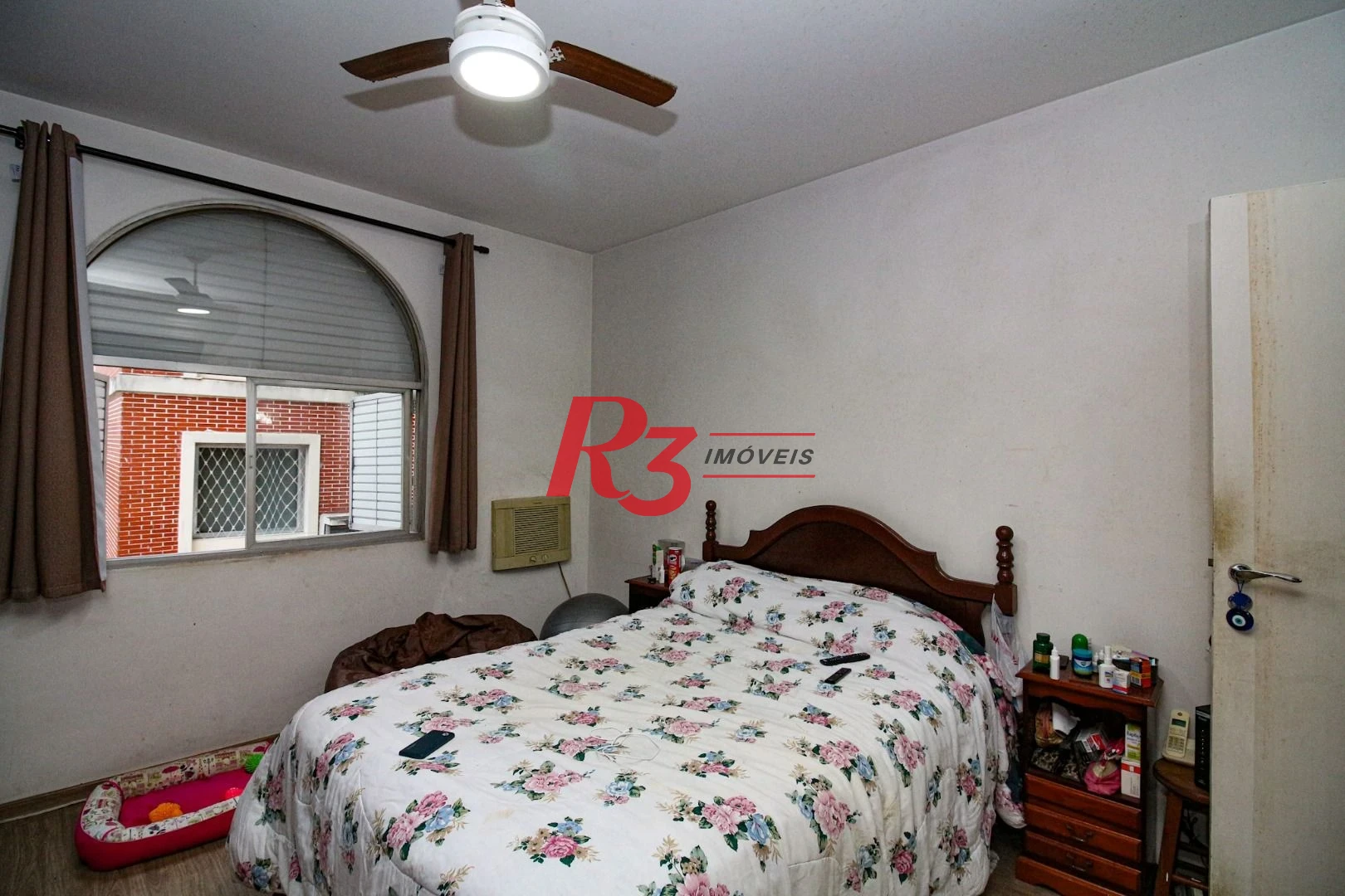 Oportunidade na Vila Rica em Santos, 347 m², 4 quartos, 2 suítes, 2 vagas, condição muito especial, local nobre!