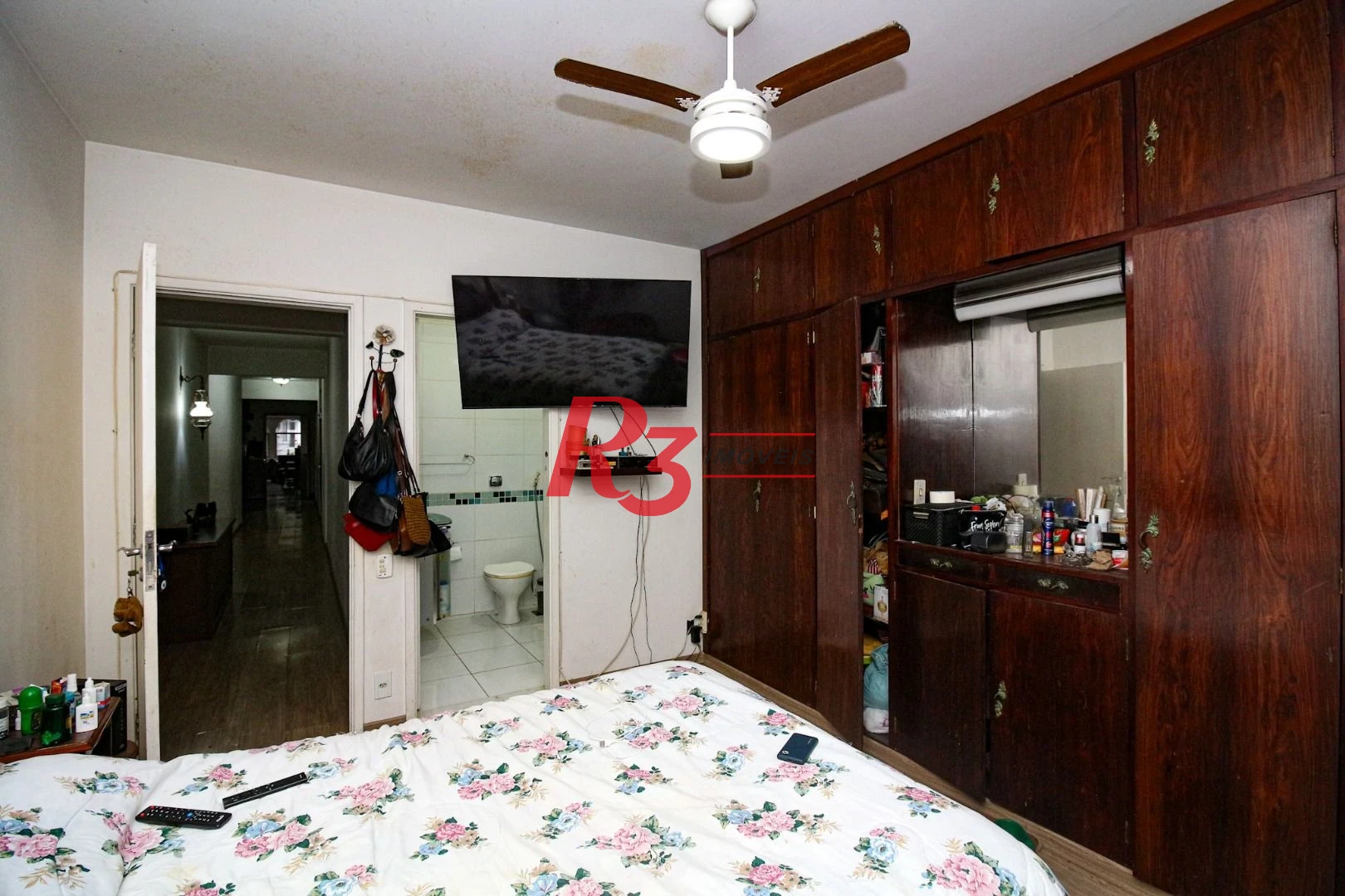 Oportunidade na Vila Rica em Santos, 347 m², 4 quartos, 2 suítes, 2 vagas, condição muito especial, local nobre!