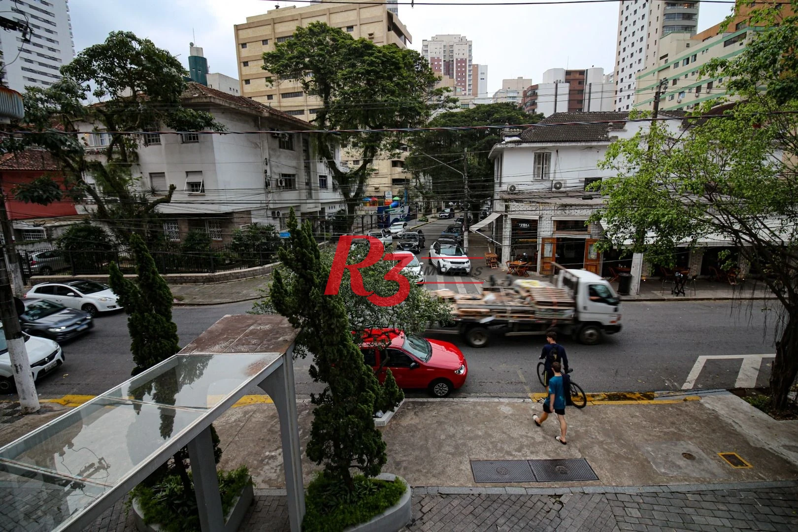Oportunidade na Vila Rica em Santos, 347 m², 4 quartos, 2 suítes, 2 vagas, condição muito especial, local nobre!