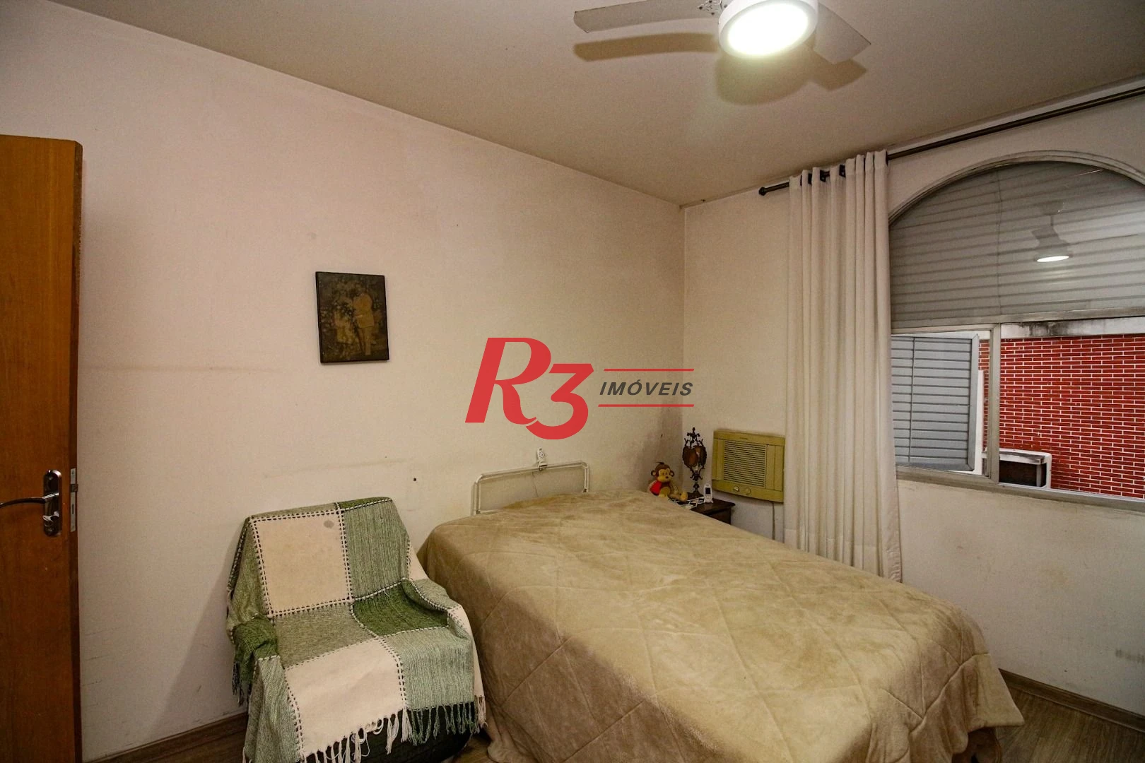 Oportunidade na Vila Rica em Santos, 347 m², 4 quartos, 2 suítes, 2 vagas, condição muito especial, local nobre!
