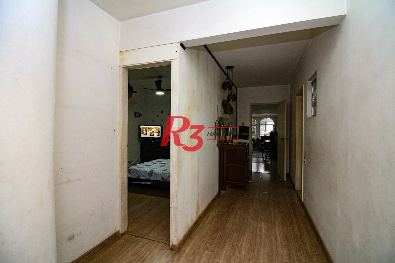 Oportunidade na Vila Rica em Santos, 347 m², 4 quartos, 2 suítes, 2 vagas, condição muito especial, local nobre!