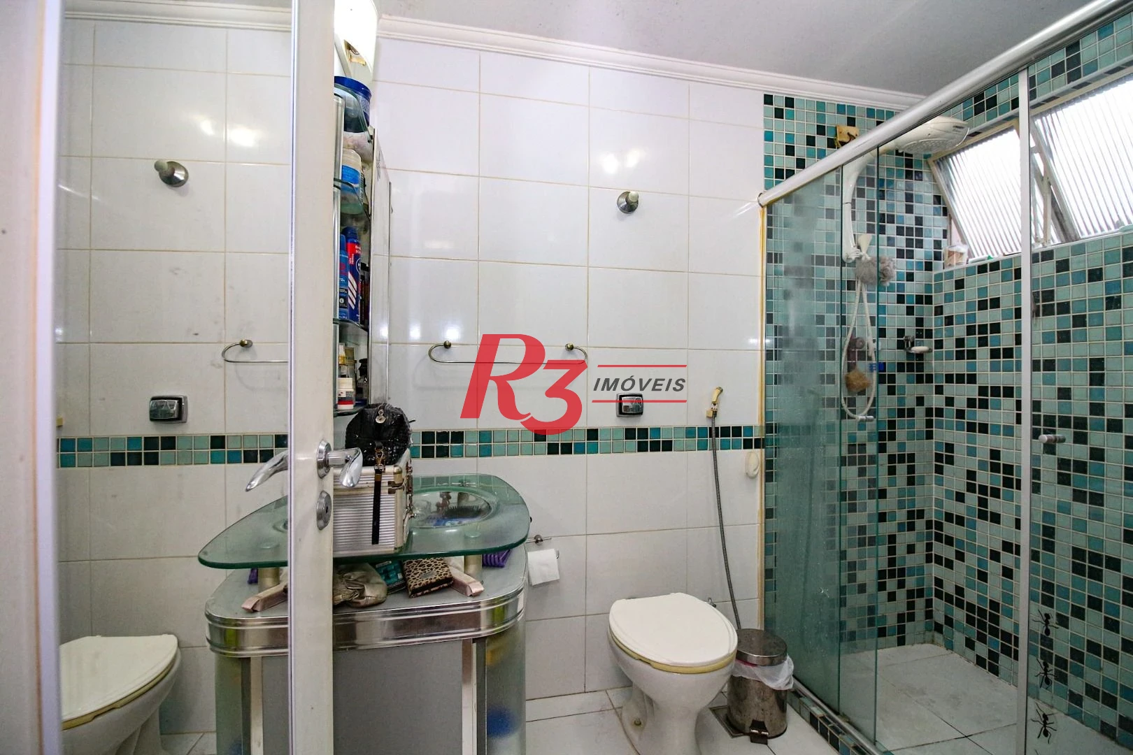 Oportunidade na Vila Rica em Santos, 347 m², 4 quartos, 2 suítes, 2 vagas, condição muito especial, local nobre!