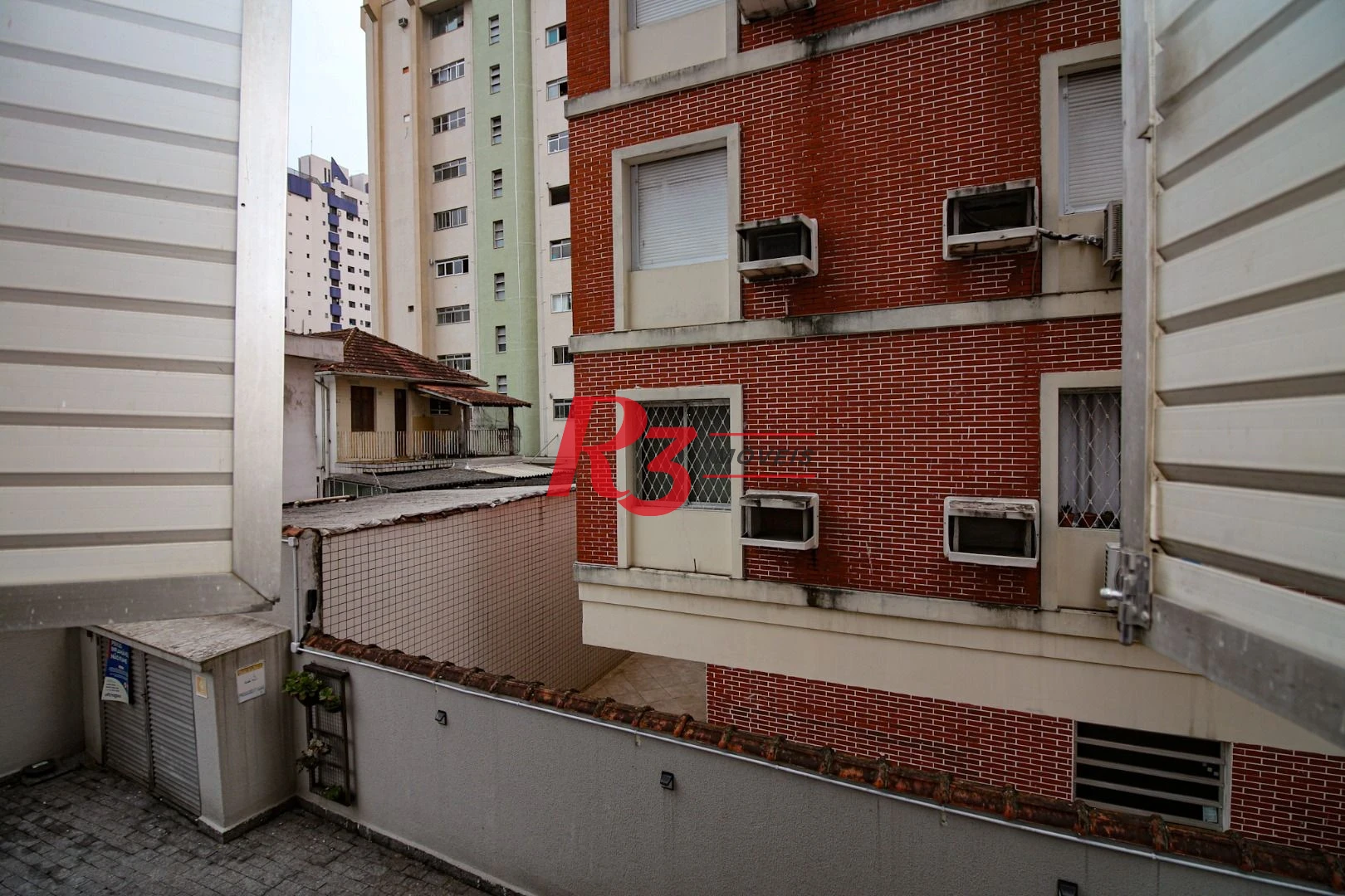 Oportunidade na Vila Rica em Santos, 347 m², 4 quartos, 2 suítes, 2 vagas, condição muito especial, local nobre!