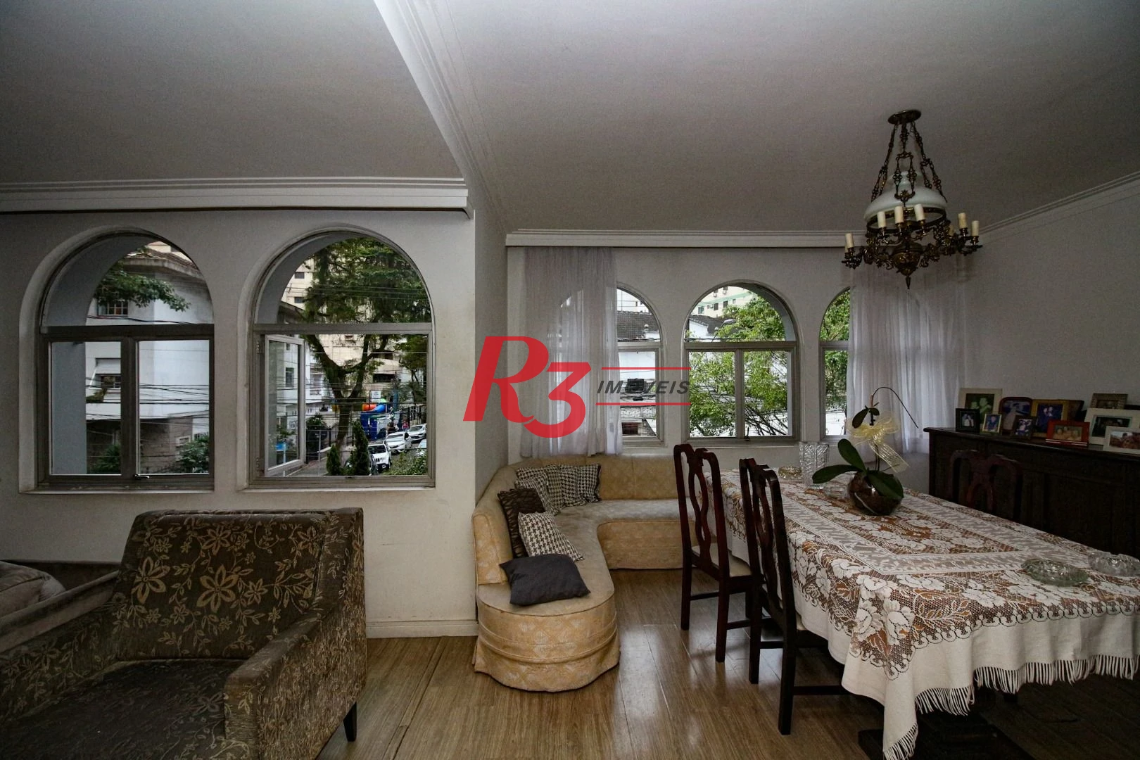 Oportunidade na Vila Rica em Santos, 347 m², 4 quartos, 2 suítes, 2 vagas, condição muito especial, local nobre!