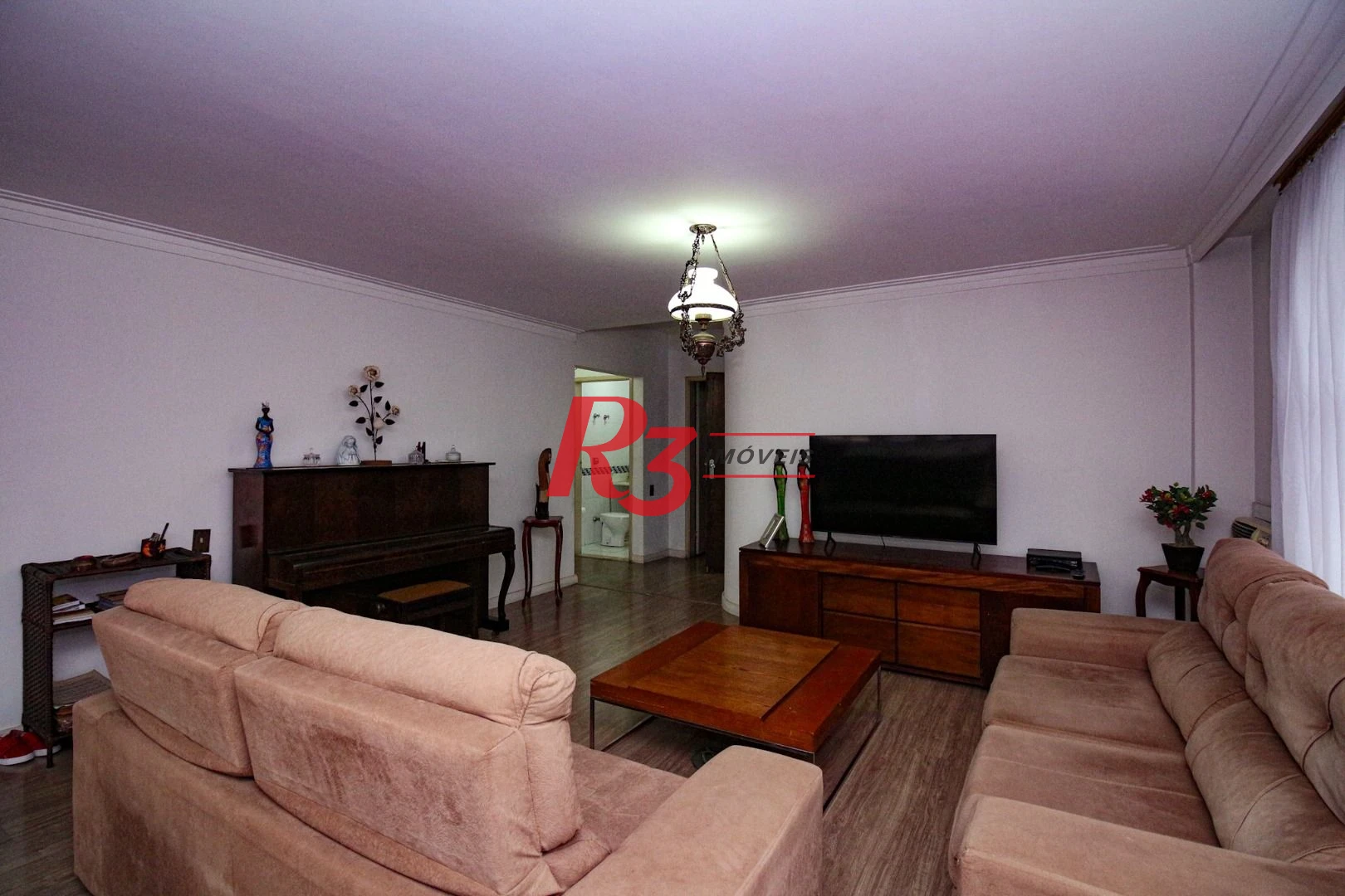 Oportunidade na Vila Rica em Santos, 347 m², 4 quartos, 2 suítes, 2 vagas, condição muito especial, local nobre!