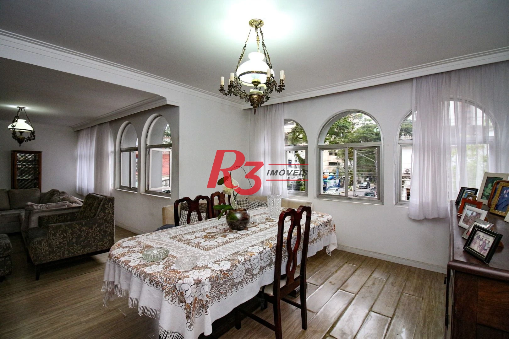 Oportunidade na Vila Rica em Santos, 347 m², 4 quartos, 2 suítes, 2 vagas, condição muito especial, local nobre!
