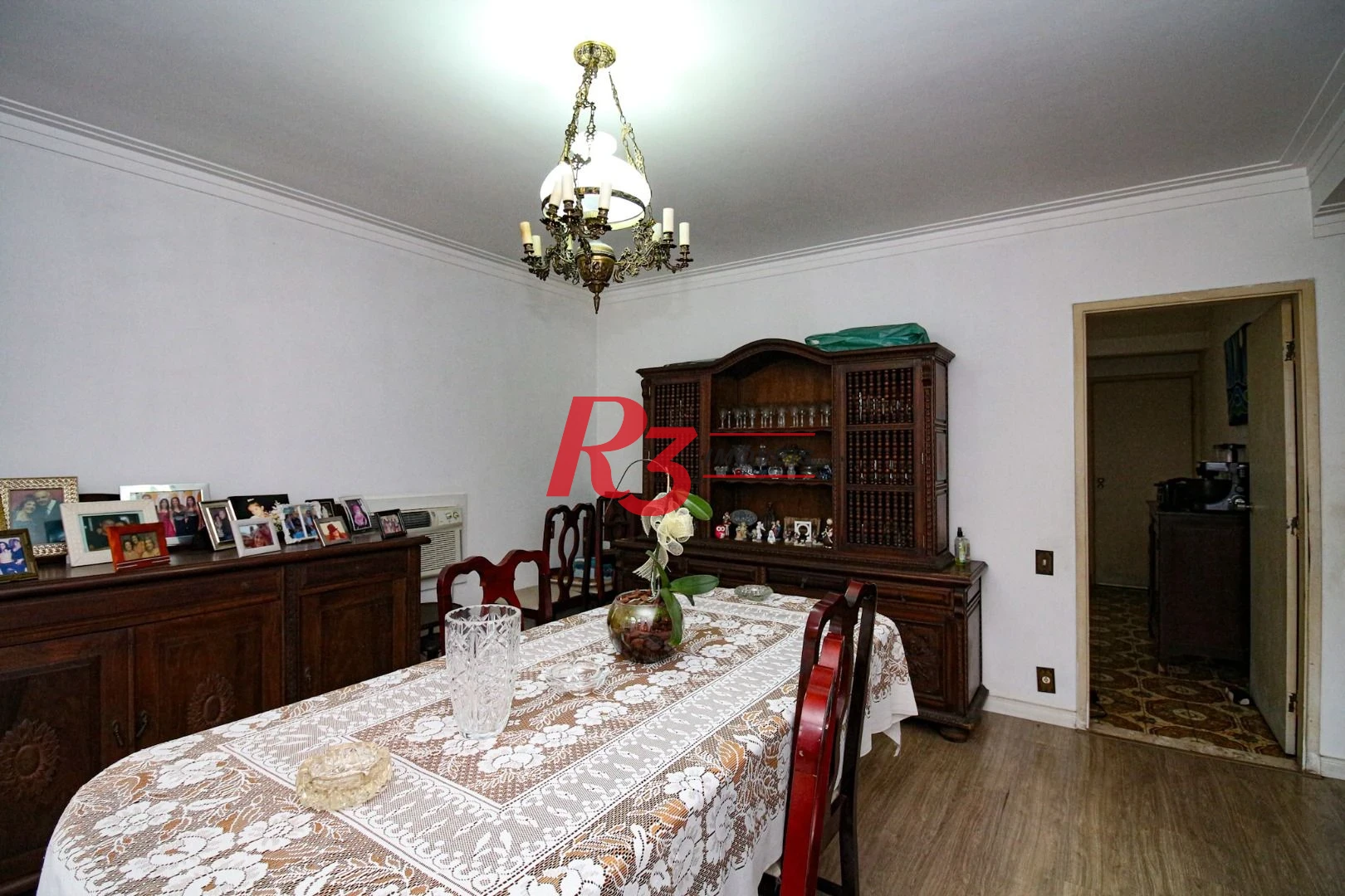 Oportunidade na Vila Rica em Santos, 347 m², 4 quartos, 2 suítes, 2 vagas, condição muito especial, local nobre!