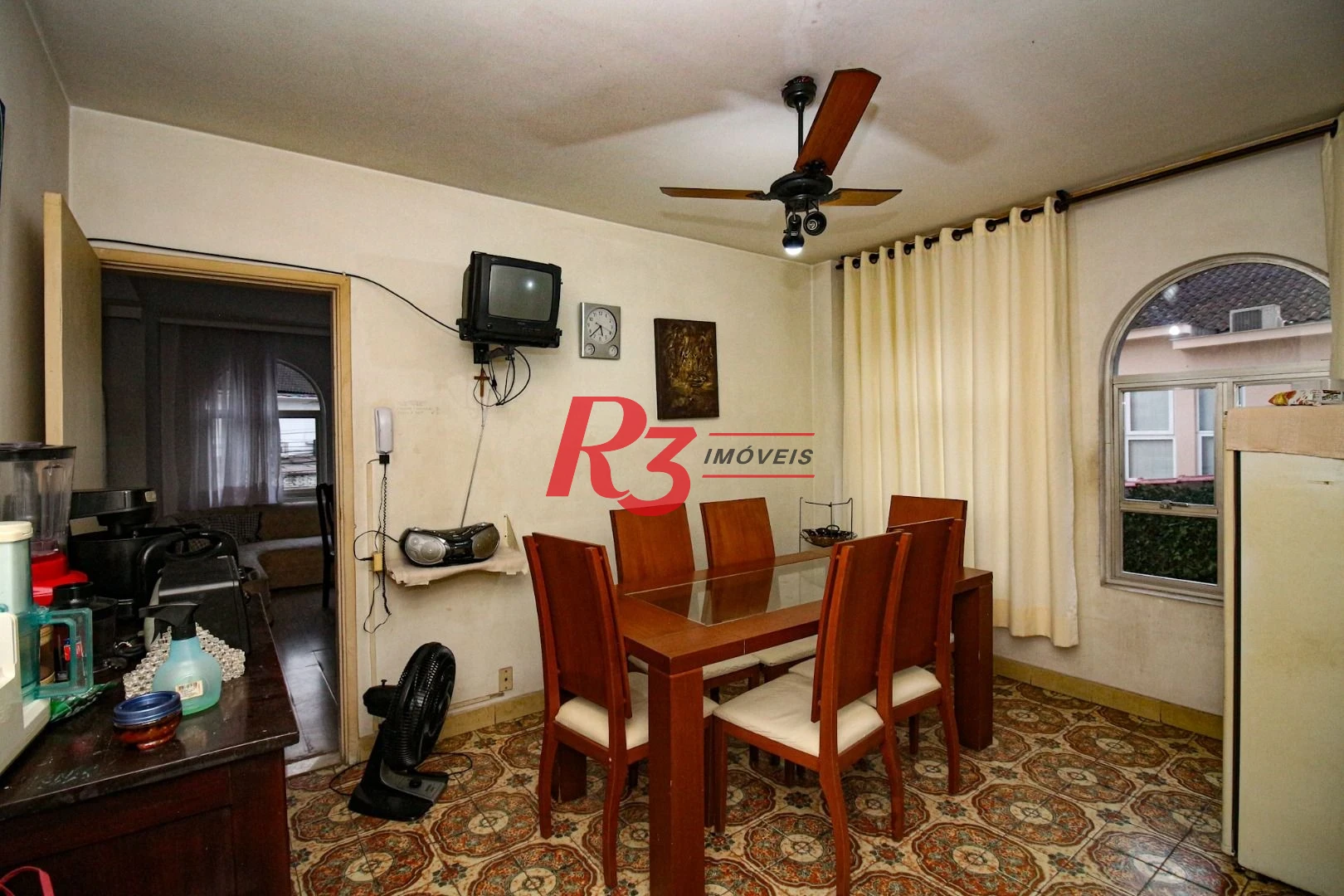Oportunidade na Vila Rica em Santos, 347 m², 4 quartos, 2 suítes, 2 vagas, condição muito especial, local nobre!