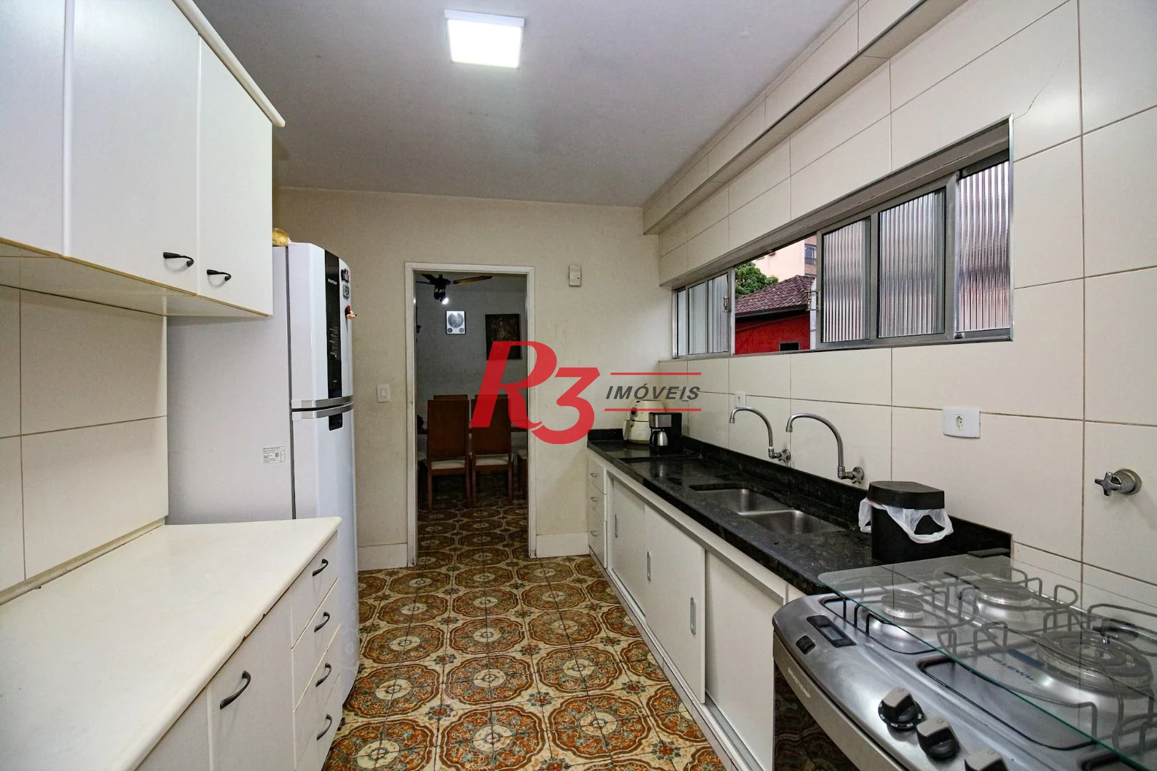 Oportunidade na Vila Rica em Santos, 347 m², 4 quartos, 2 suítes, 2 vagas, condição muito especial, local nobre!