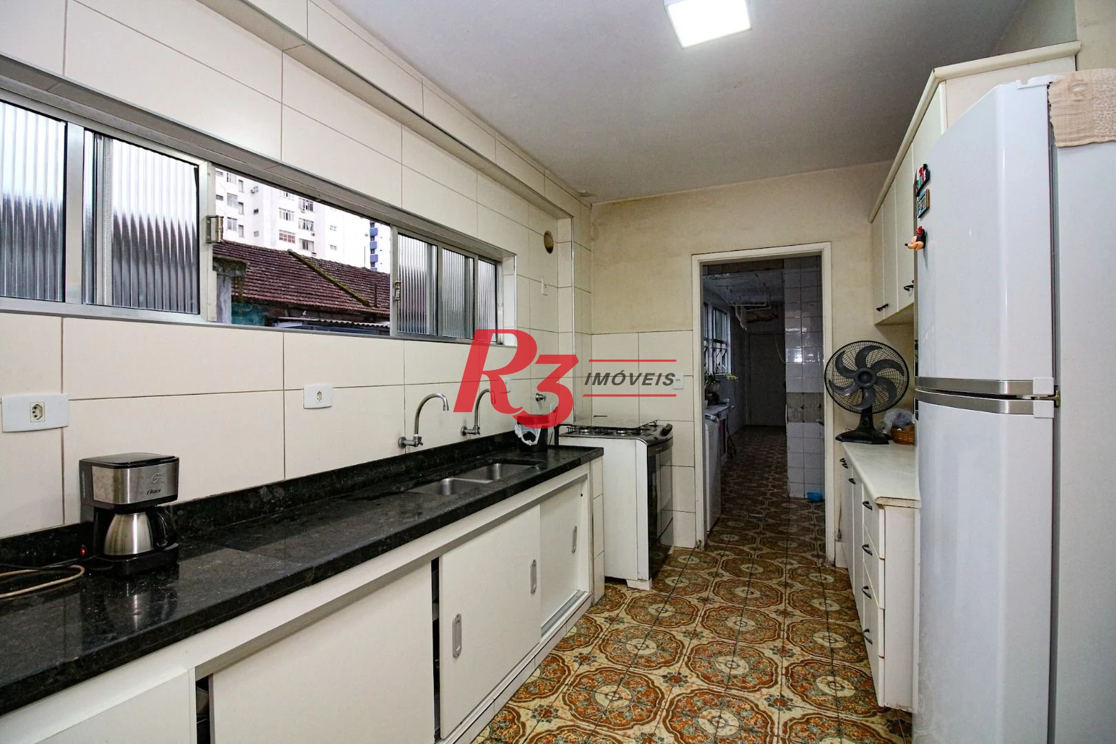 Oportunidade na Vila Rica em Santos, 347 m², 4 quartos, 2 suítes, 2 vagas, condição muito especial, local nobre!