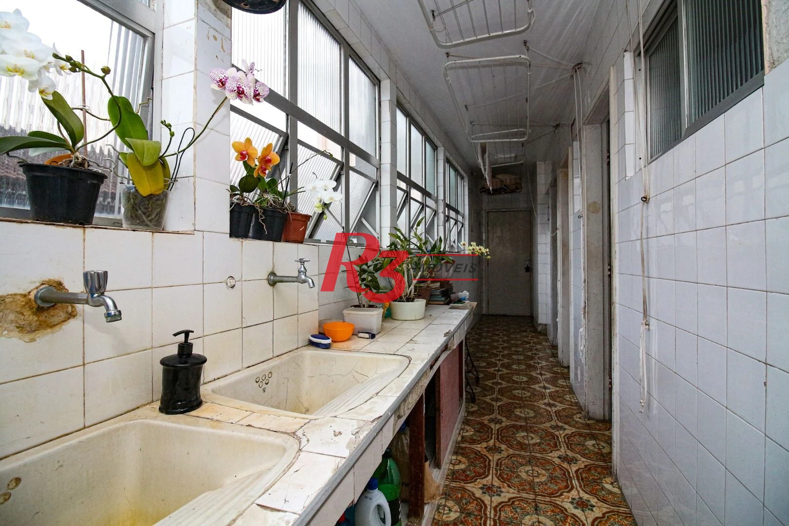 Oportunidade na Vila Rica em Santos, 347 m², 4 quartos, 2 suítes, 2 vagas, condição muito especial, local nobre!
