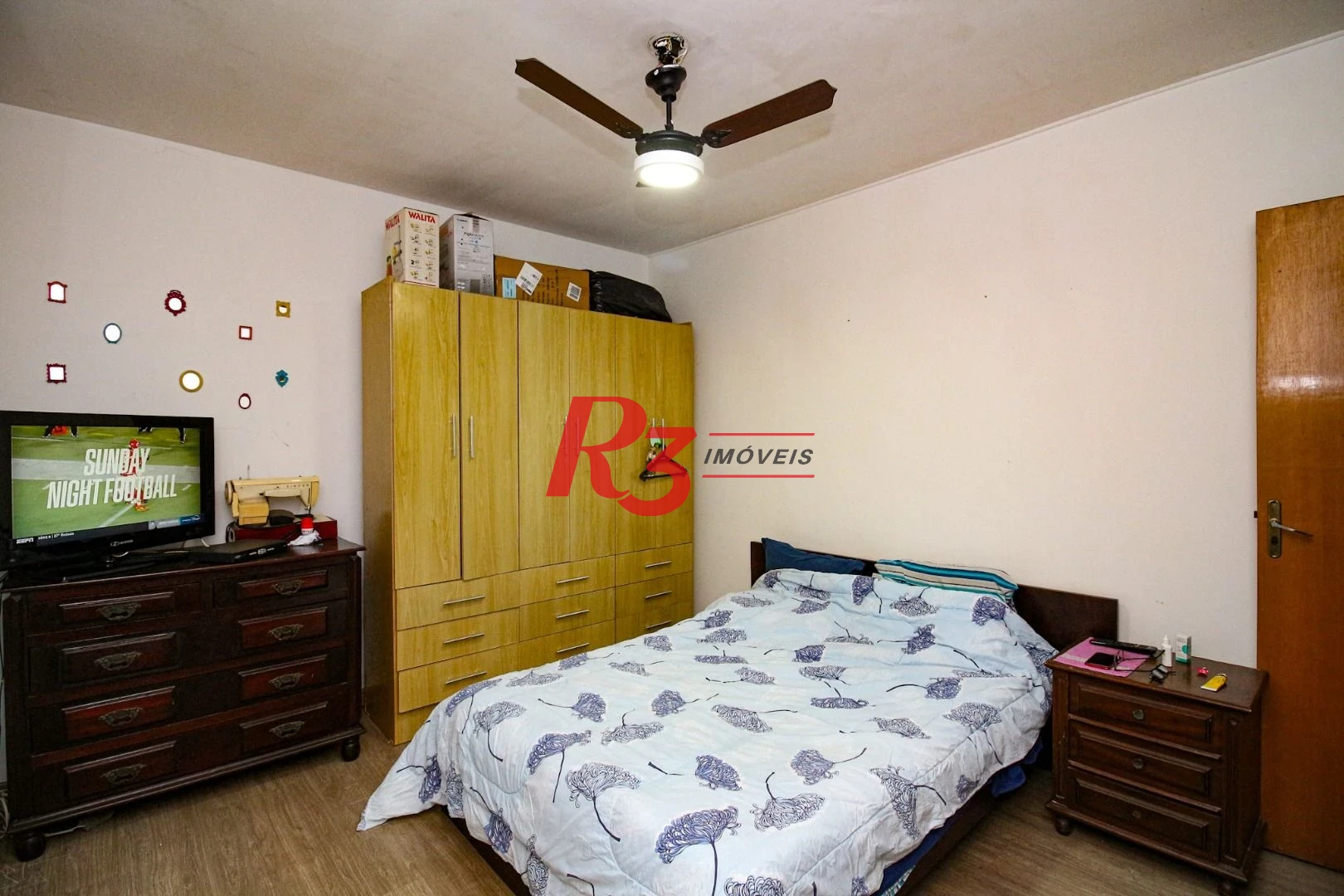 Oportunidade na Vila Rica em Santos, 347 m², 4 quartos, 2 suítes, 2 vagas, condição muito especial, local nobre!