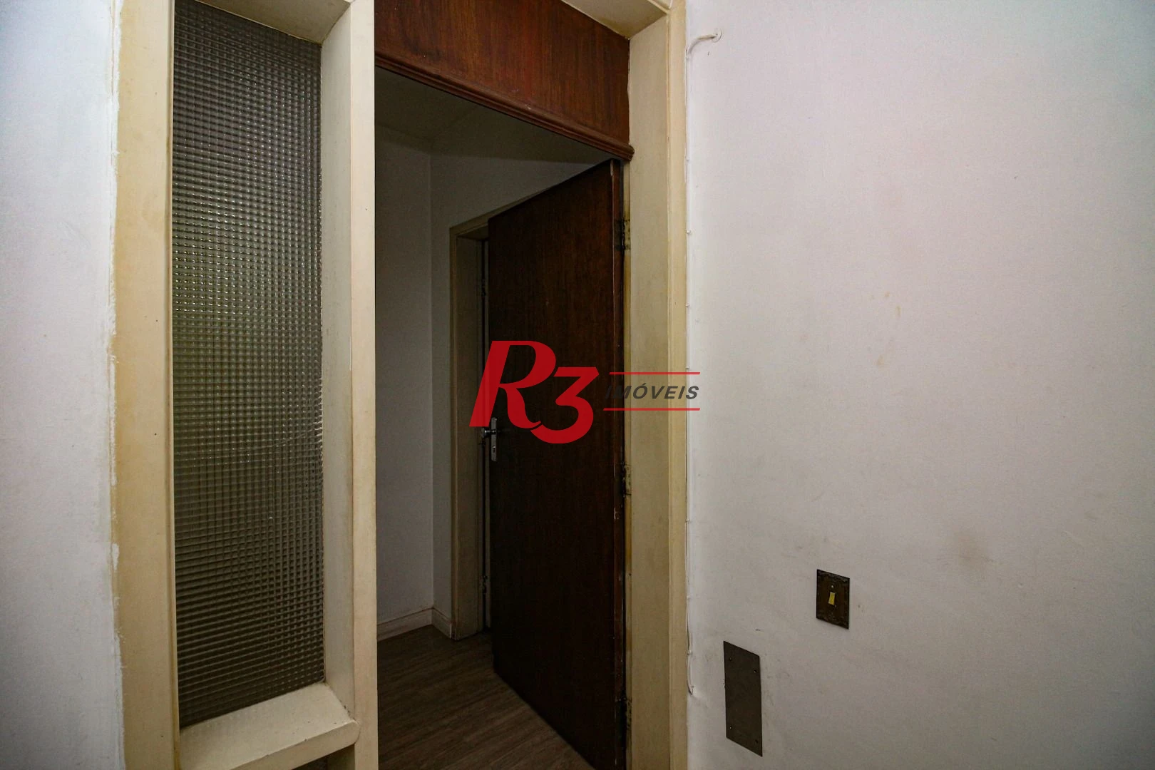 Oportunidade na Vila Rica em Santos, 347 m², 4 quartos, 2 suítes, 2 vagas, condição muito especial, local nobre!