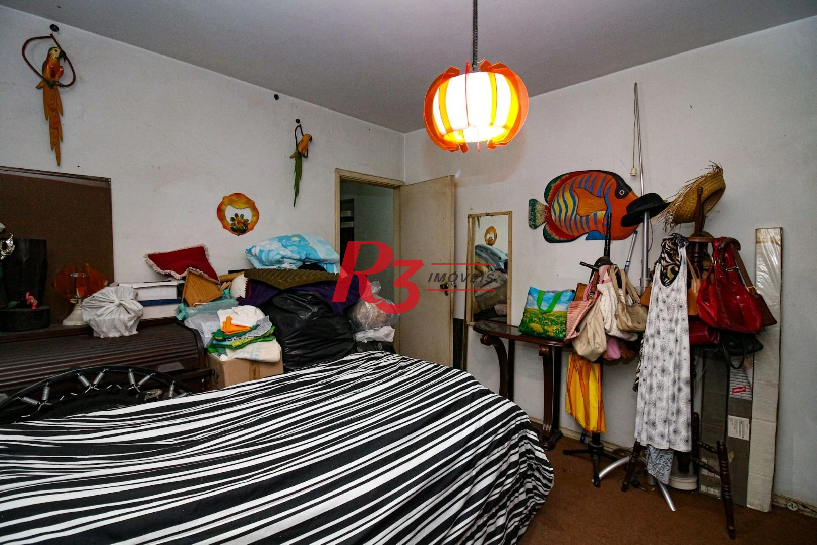 Oportunidade na Vila Rica em Santos, 347 m², 4 quartos, 2 suítes, 2 vagas, condição muito especial, local nobre!