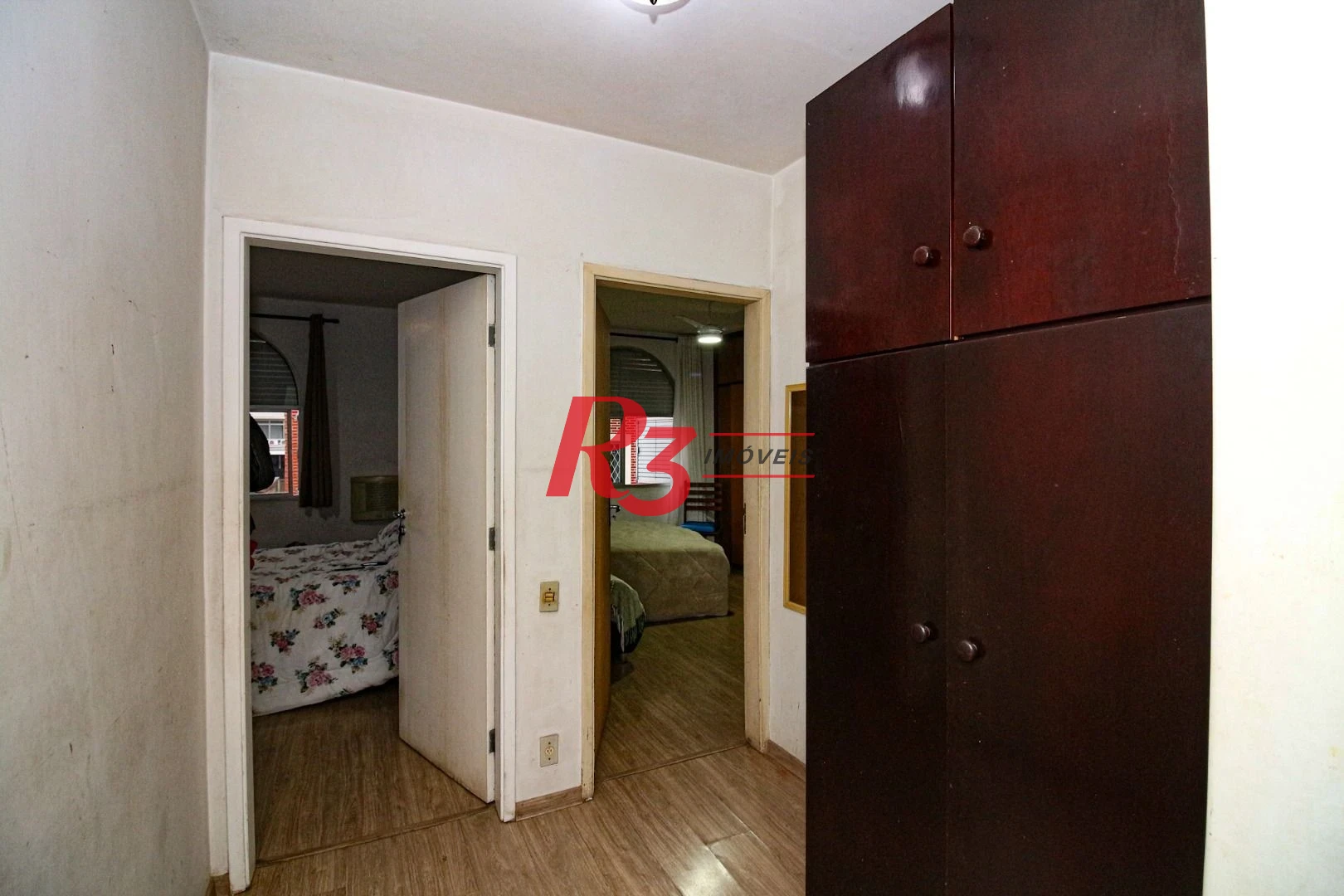 Oportunidade na Vila Rica em Santos, 347 m², 4 quartos, 2 suítes, 2 vagas, condição muito especial, local nobre!
