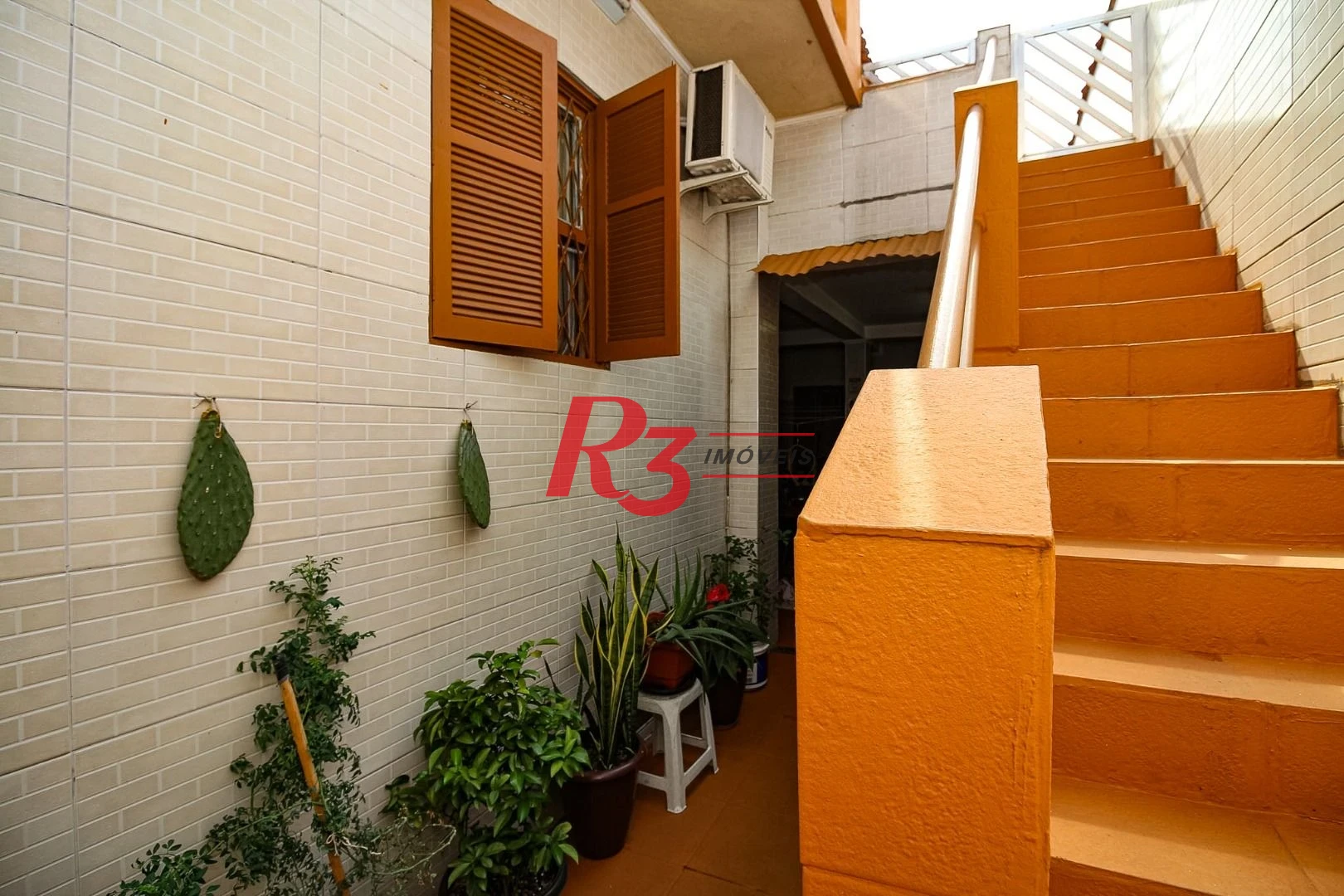 Sobrado com 3 dormitórios à venda, 183 m² por R$ 1.100.000,00 - Vila Belmiro - Santos/SP
