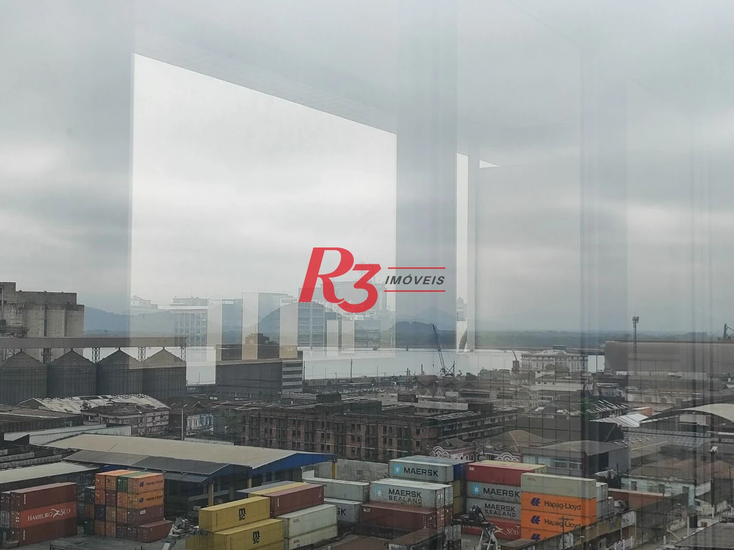 R3 REAL ESTATE VENDE OU  ALUGA! Sala, 150 m² - venda por R$ 1.400.000 ou aluguel por R$ 8.000/mês - Centro - Santos/SP