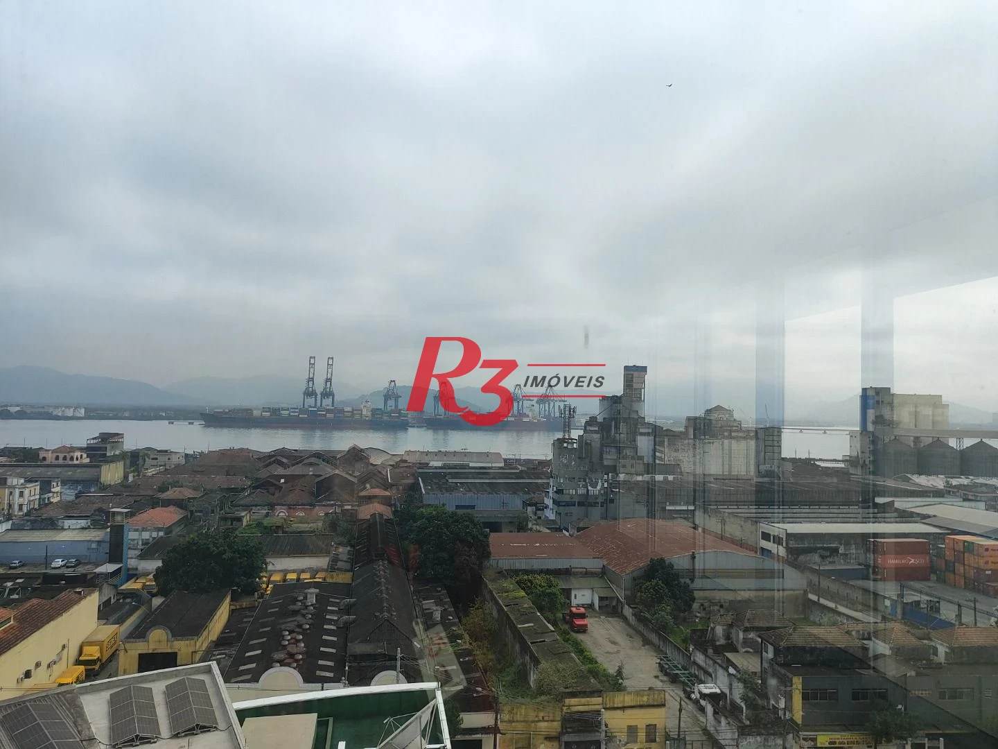 R3 REAL ESTATE VENDE OU  ALUGA! Sala, 150 m² - venda por R$ 1.400.000 ou aluguel por R$ 8.000/mês - Centro - Santos/SP