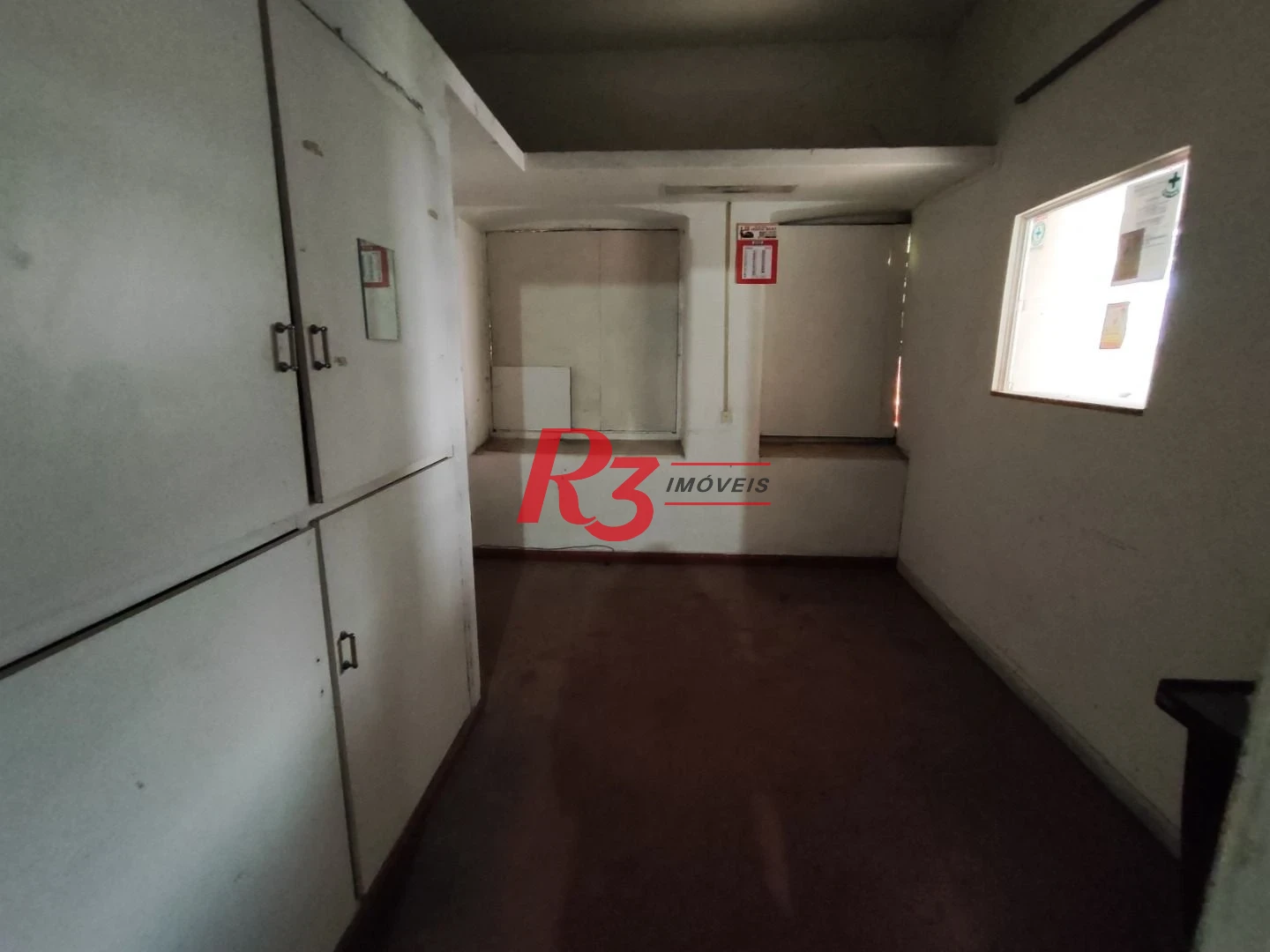 R3 REAL ESTATE ALUGA PARA FINS COMERCIAIS! Sobrado com 1864 m² por R$ 45.000/mês - Paquetá - Santos/SP