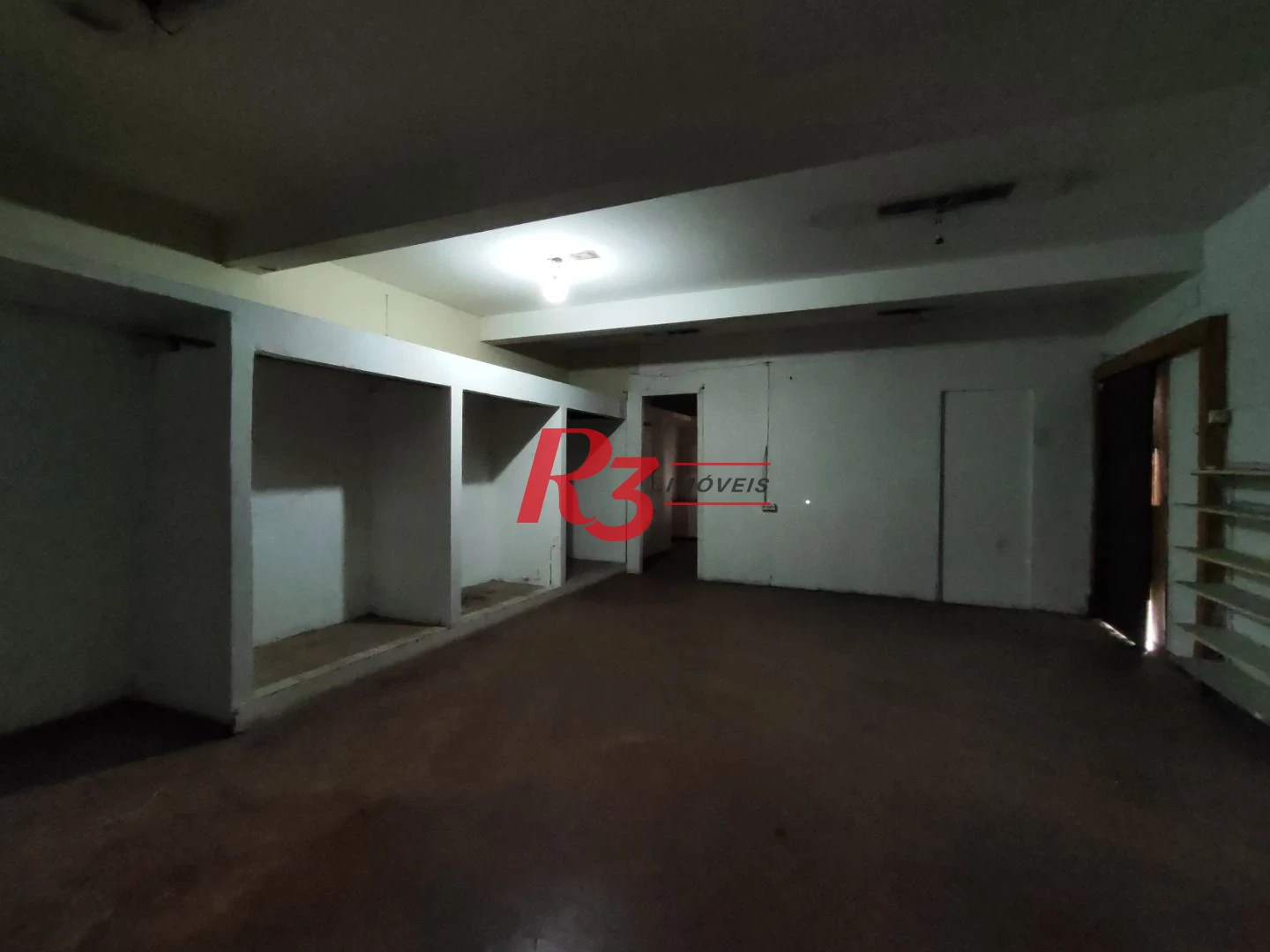 R3 REAL ESTATE ALUGA PARA FINS COMERCIAIS! Sobrado com 1864 m² por R$ 45.000/mês - Paquetá - Santos/SP
