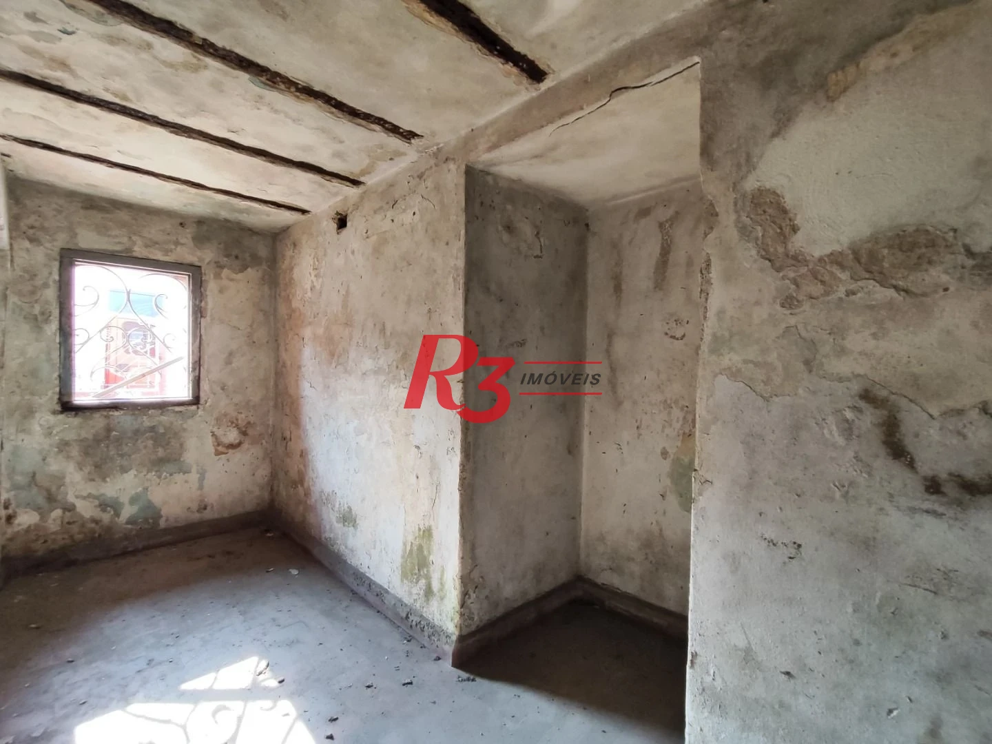 R3 REAL ESTATE ALUGA PARA FINS COMERCIAIS! Sobrado com 1864 m² por R$ 45.000/mês - Paquetá - Santos/SP