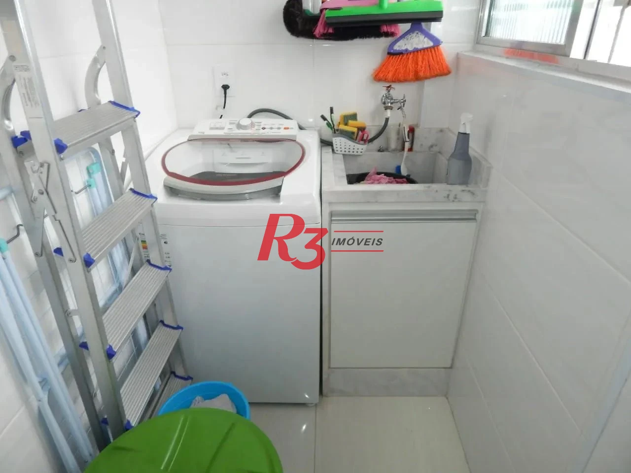 Casa com 2 dormitórios à venda, 73 m² por R$ 320.000,00 - Santa Maria - Santos/SP