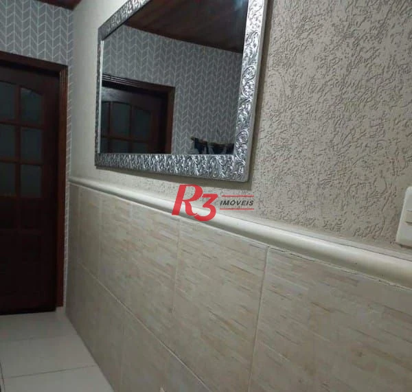 Casa com 2 dormitórios à venda, 365 m² por R$ 615.000,00 - Chico de Paula - Santos/SP