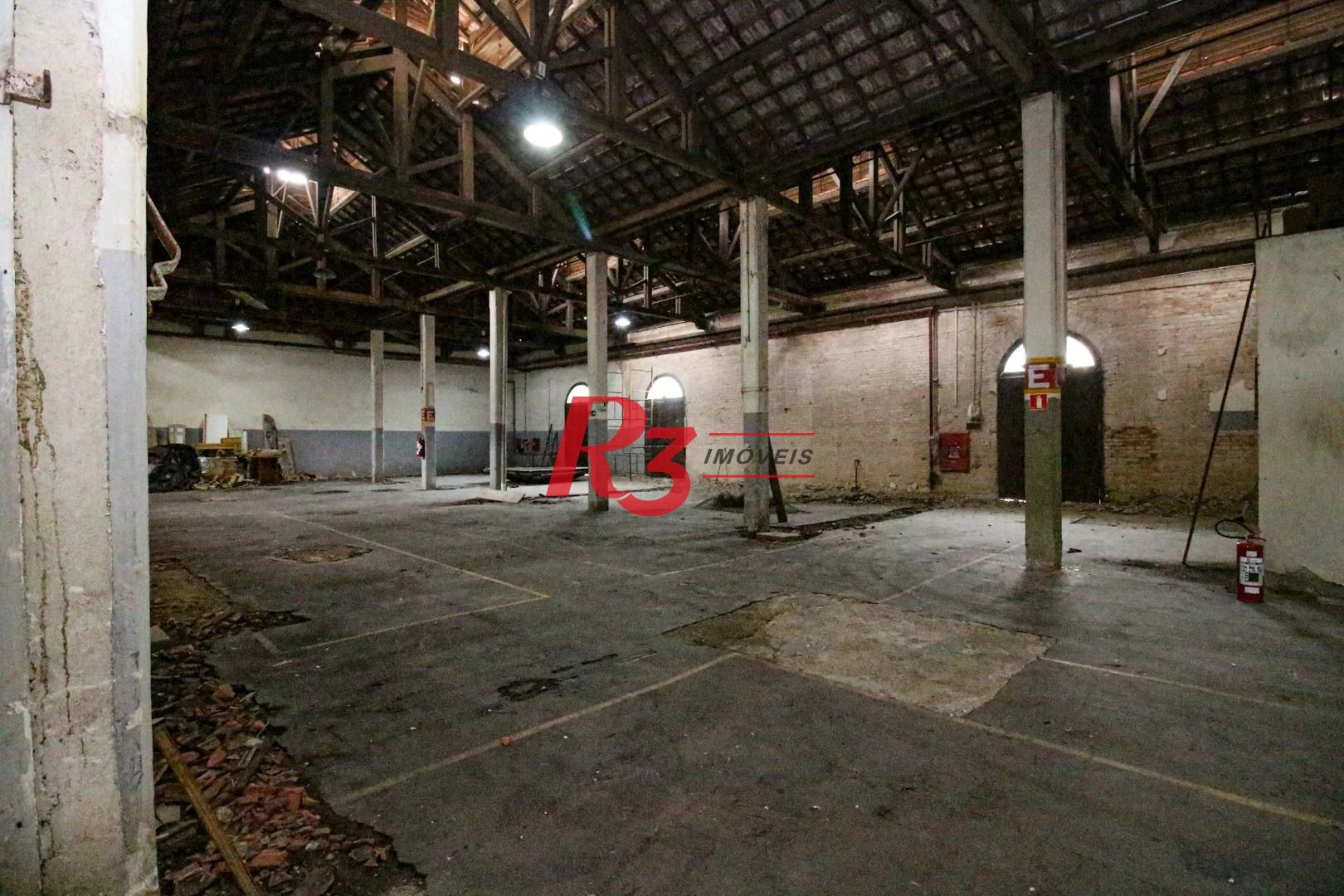 Galpão para alugar, 5000 m² por R$ 127.000,00/mês - Paquetá - Santos/SP