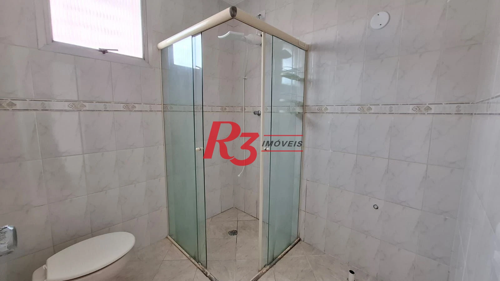 Apartamento à venda, 115 m², 2 quartos, no Boqueirão em Santos SP.